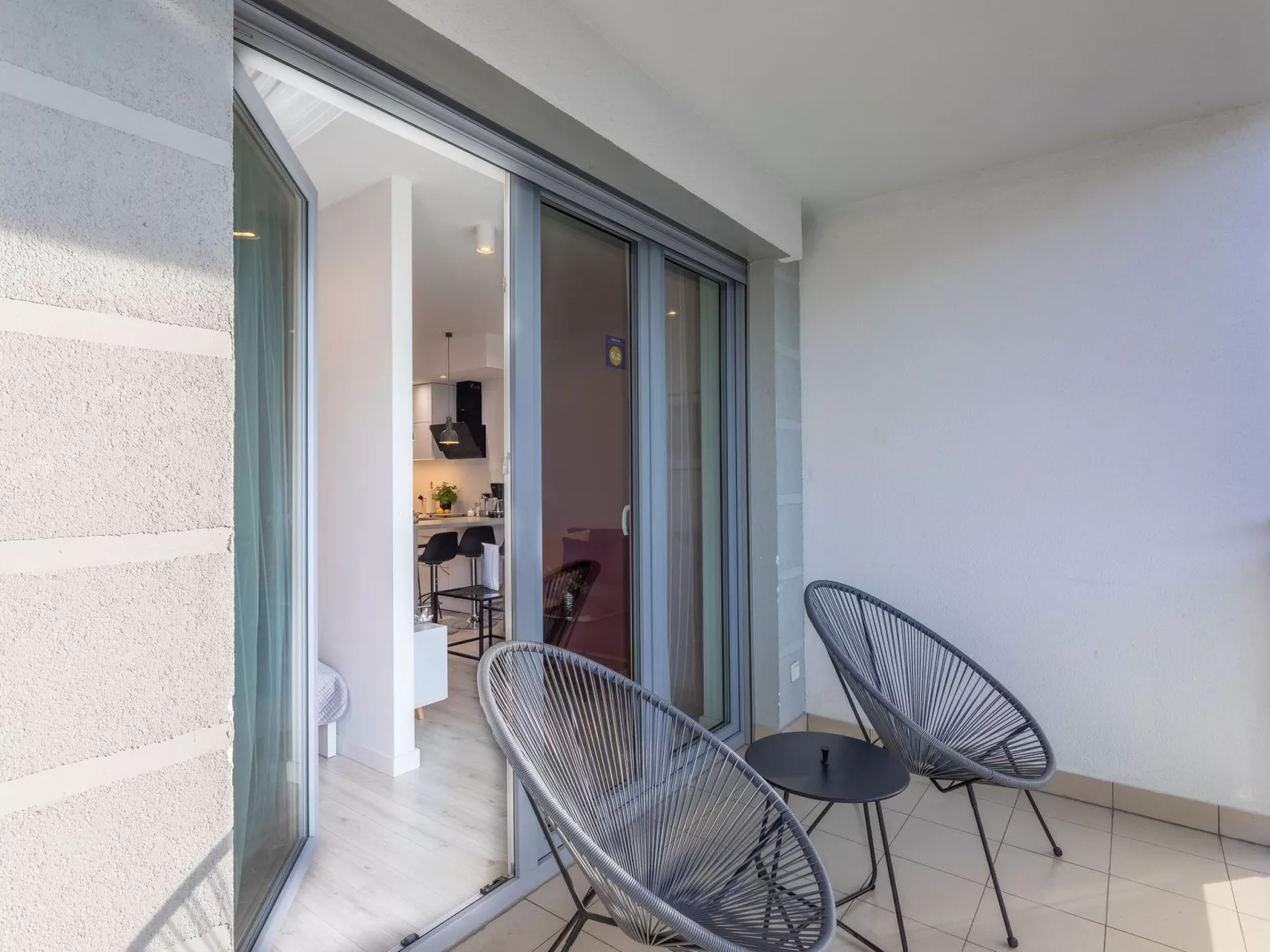 Lichtdurchflutete Ferienwohnung Bianco am Meer-Image-tags.info