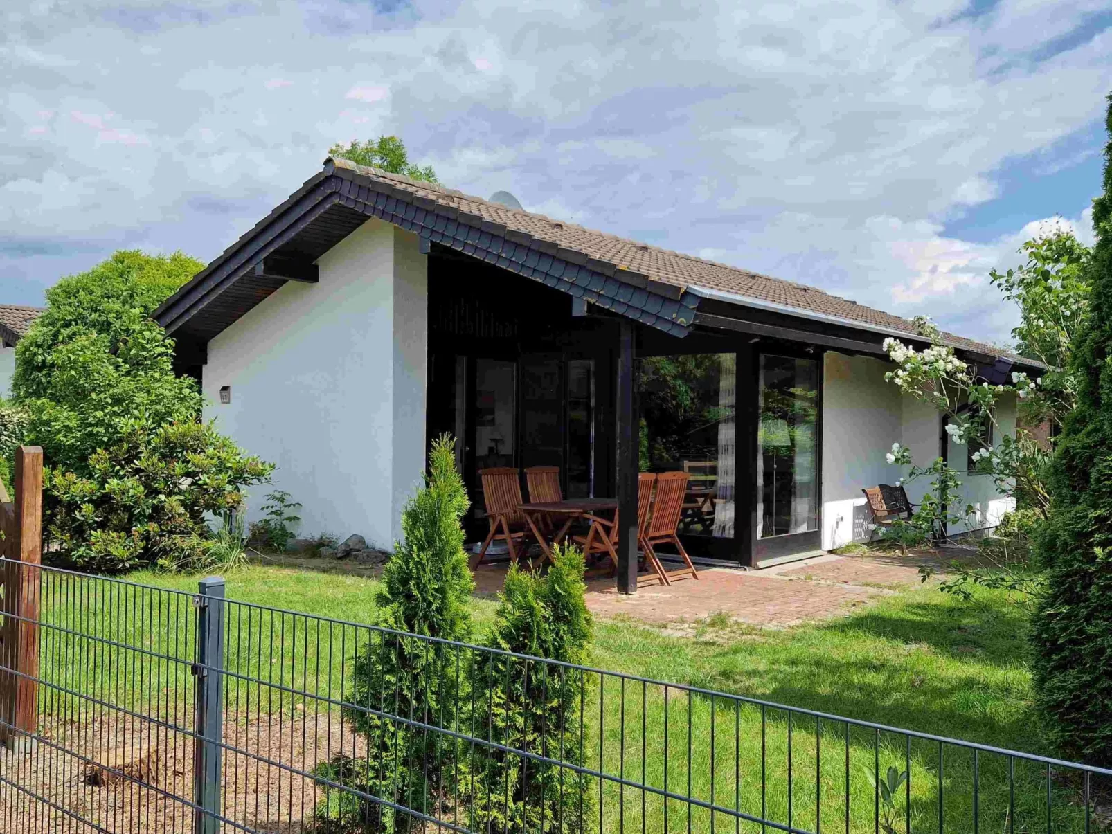 L3 Eingezäuntes Ferienhaus in Eckwarderhörne-Dedans
