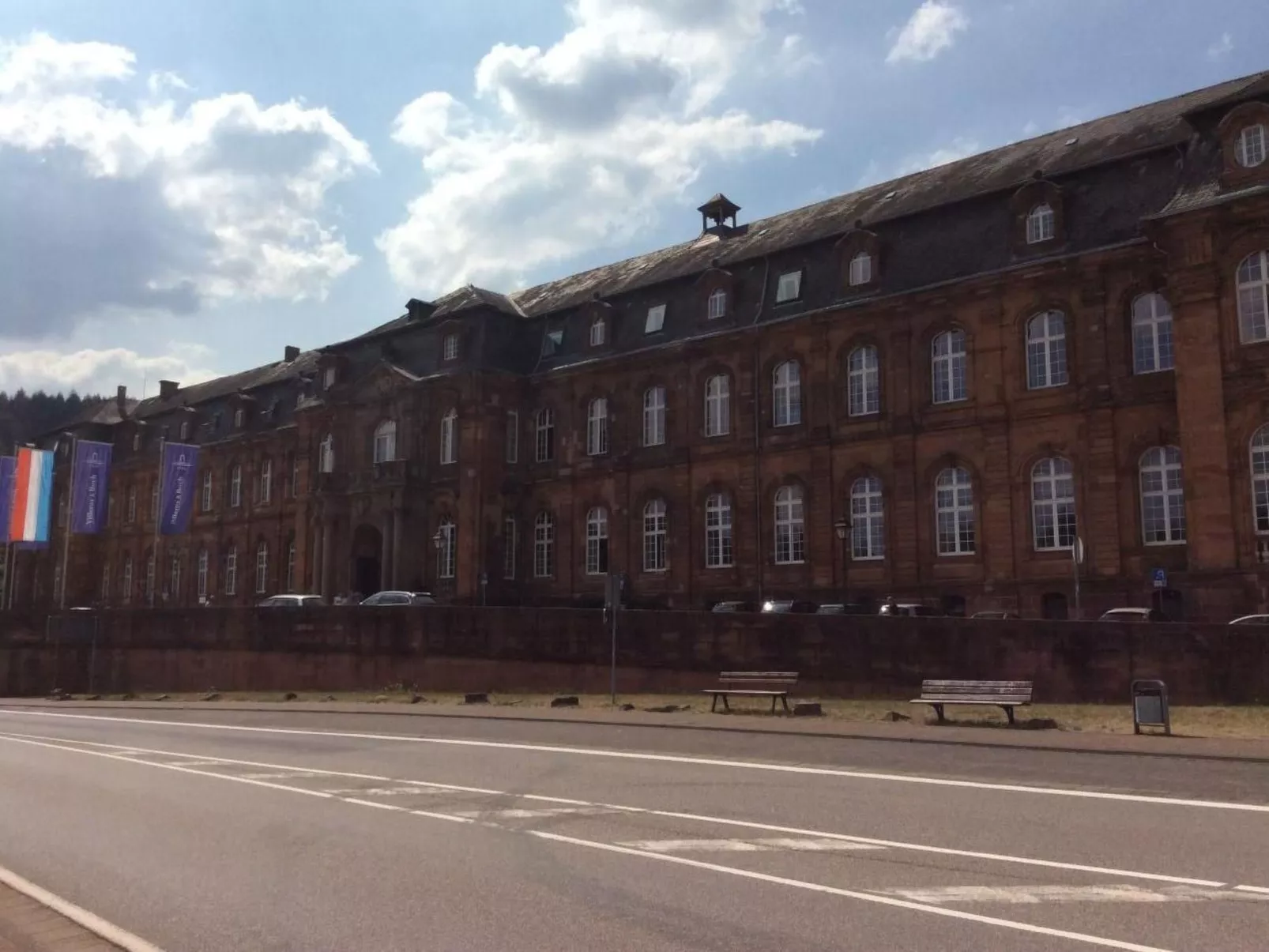 Einzigartige Lage direkt Mosel und Radweg.-Dedans