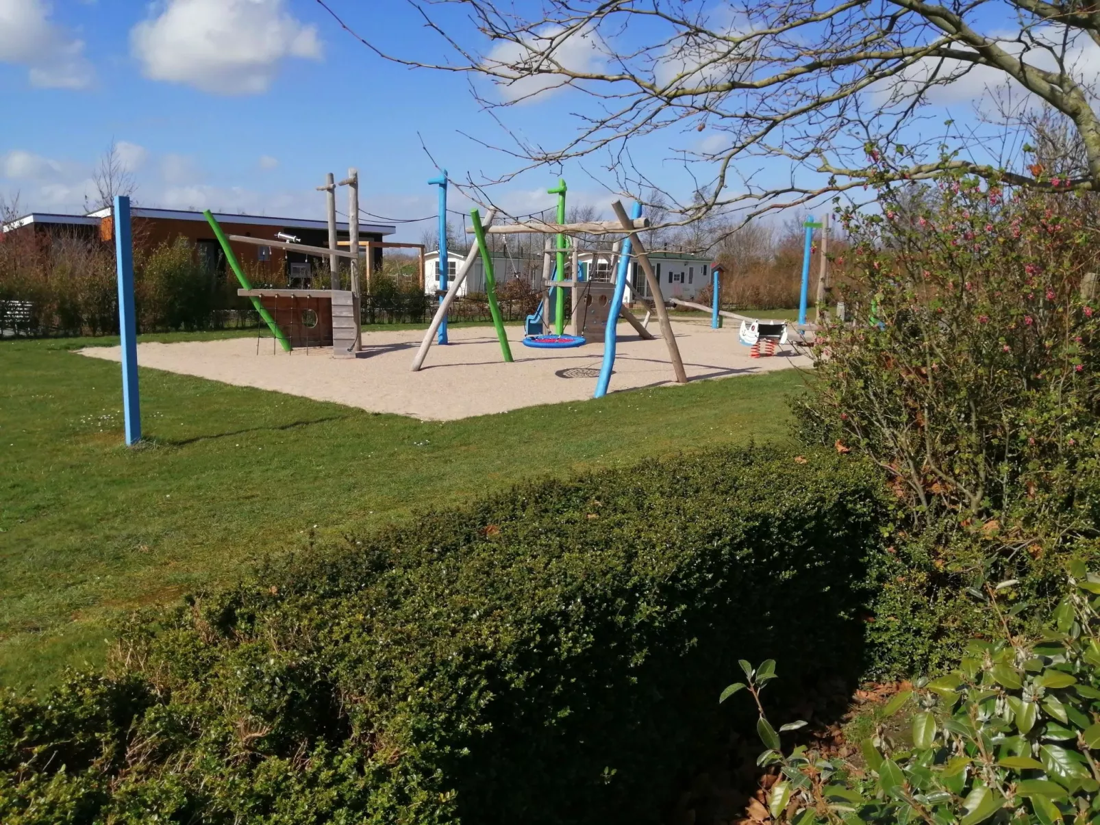Gemütliches Chalet mit Terrasse-Drinnen
