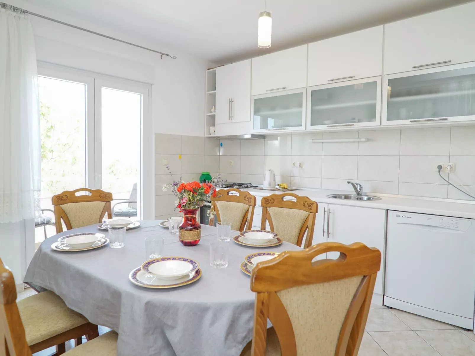 In der Nähe des Meeres und des Sees-Drinnen