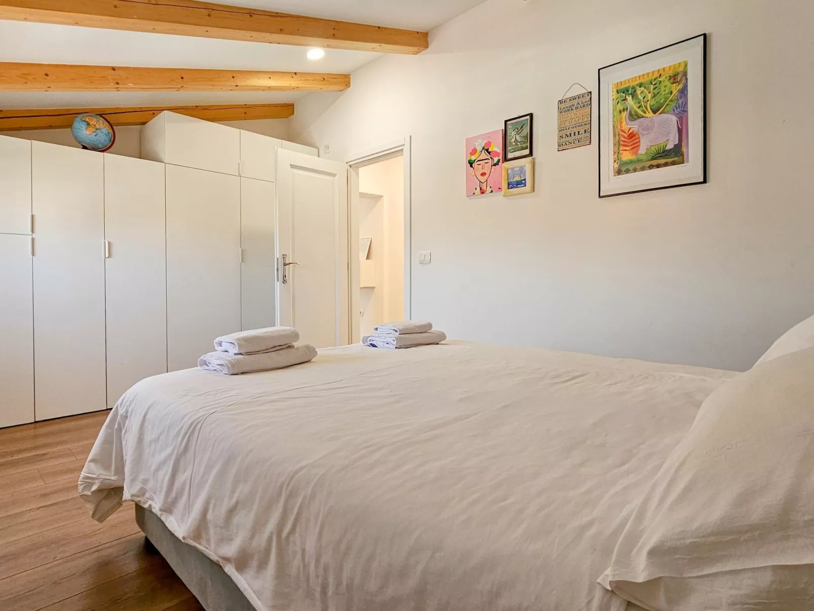 "Lara A4" mit Balkon-Inside