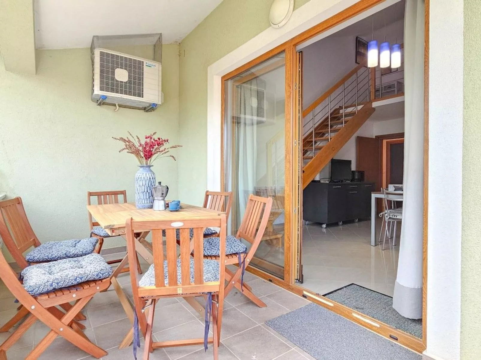 "Fabiola" mit Balkon - Drinnen