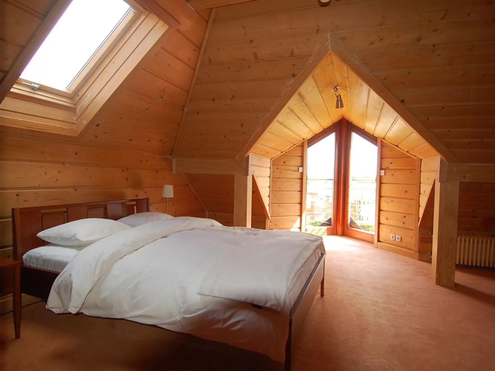 Mit Schwimmbad-Dedans