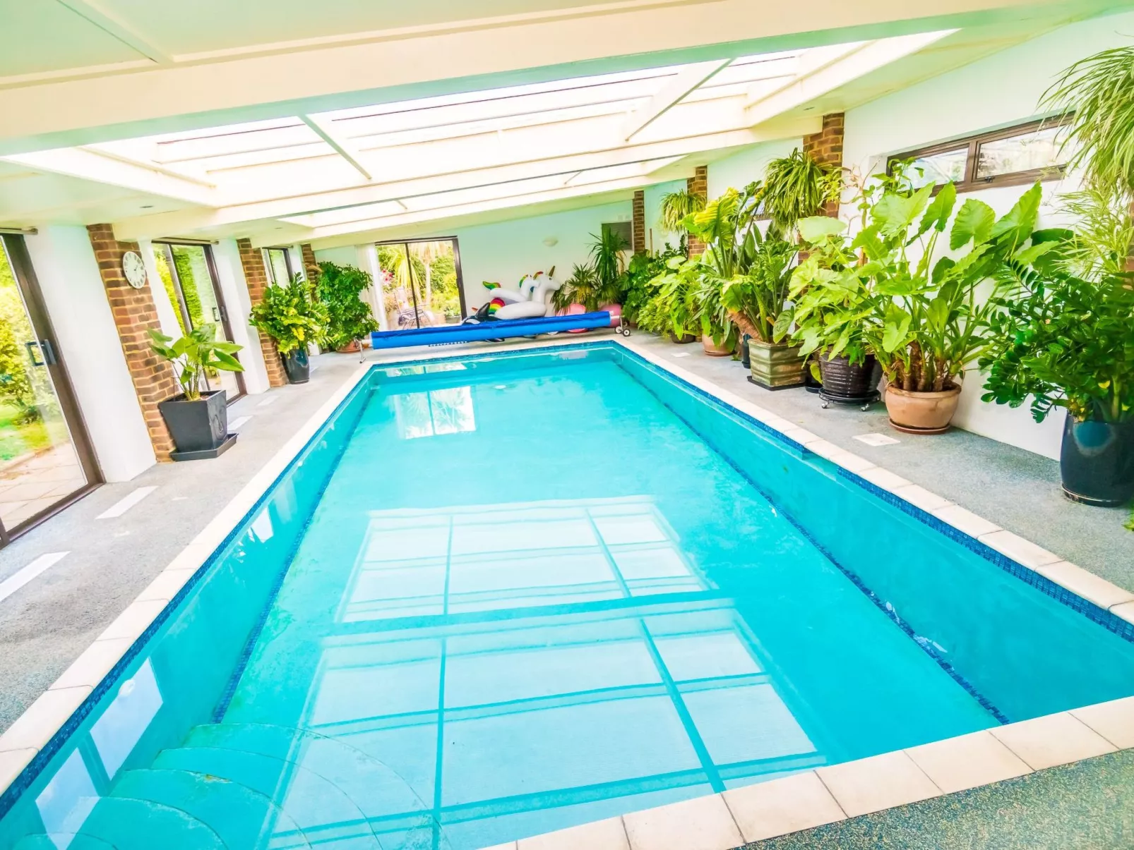 Schönes Ferienhaus in Hastings mit Whirlpool, Terrasse und Garten-Dedans