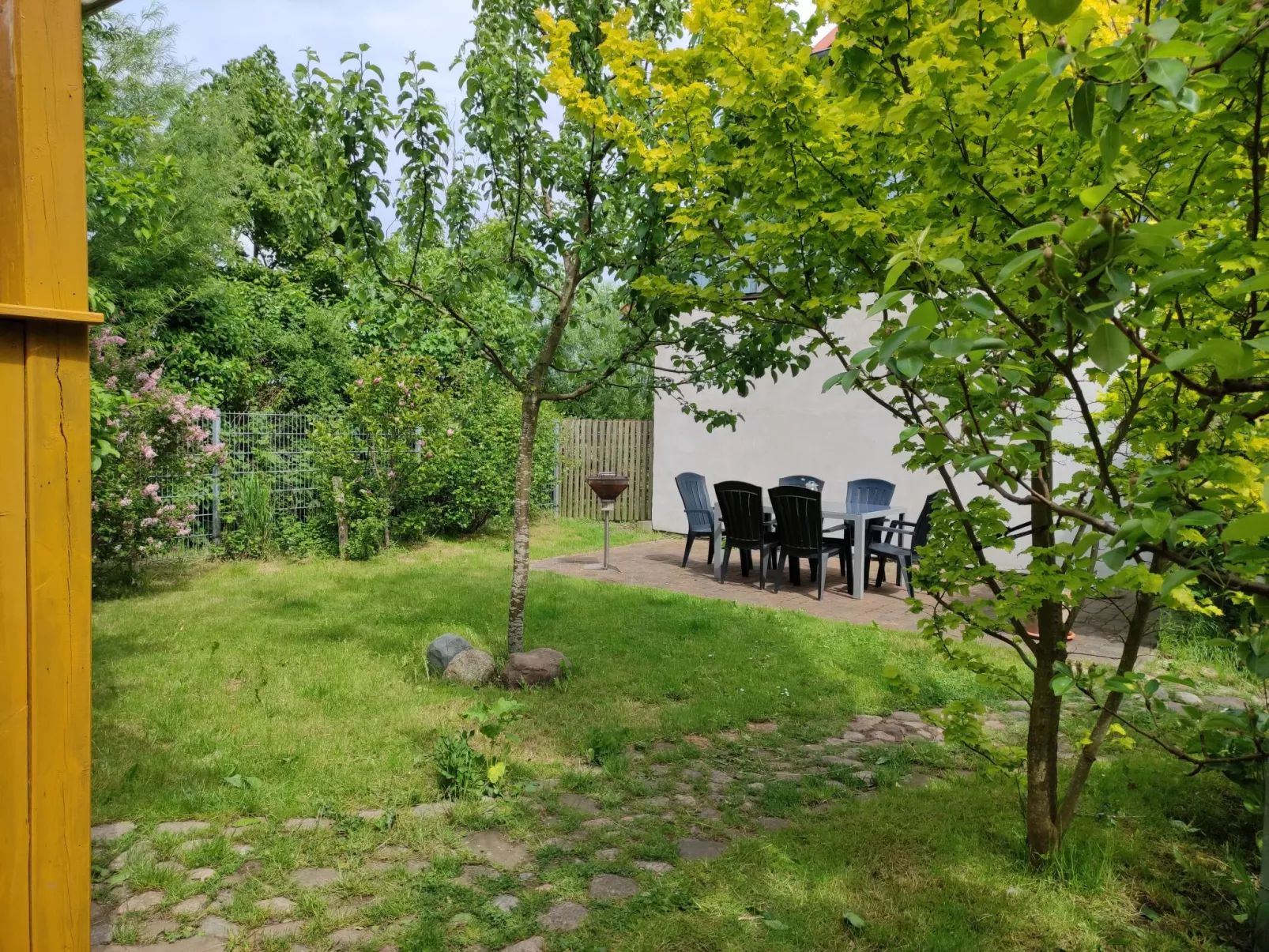 Janet Ratschkowski-Inside