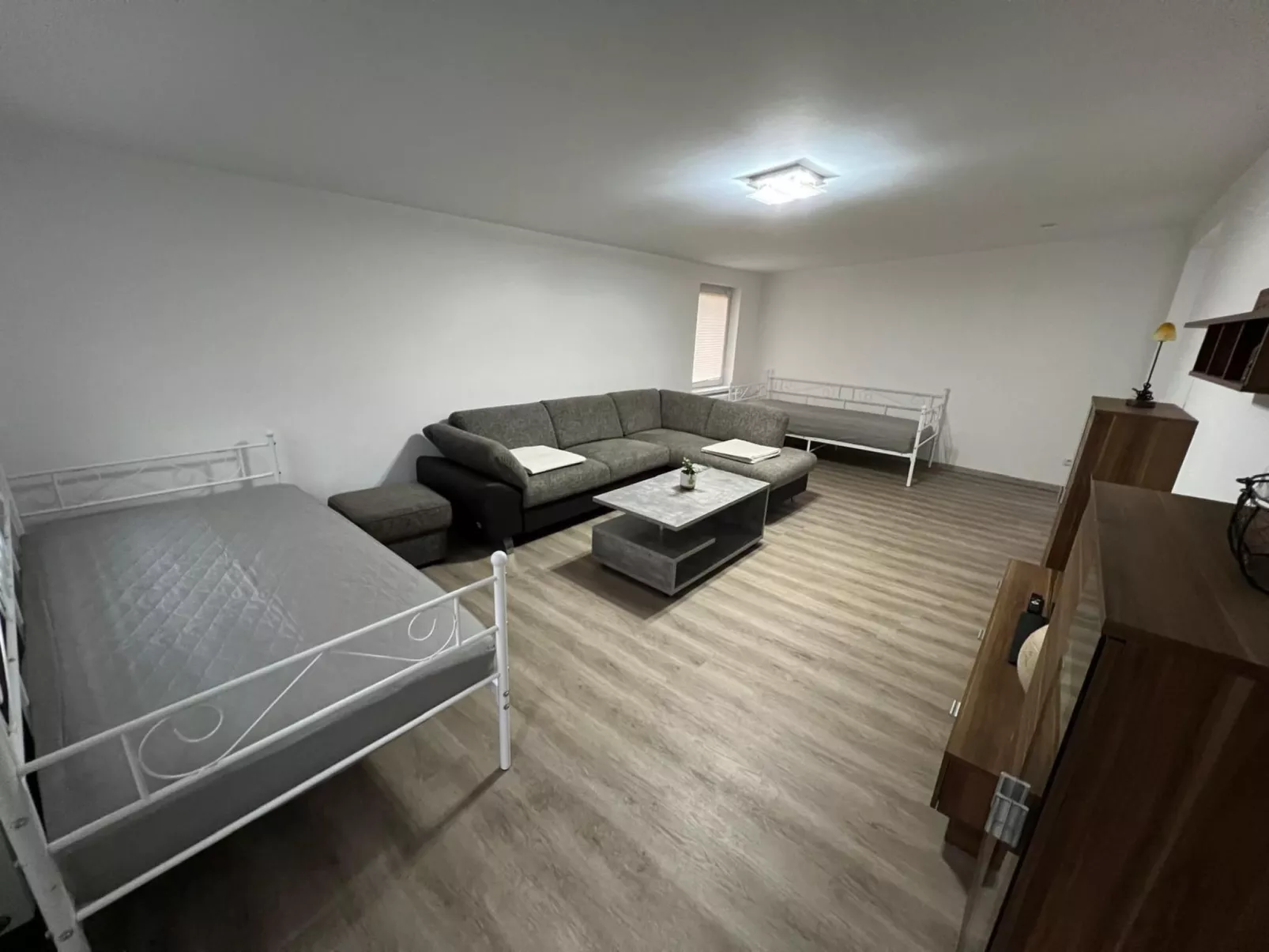 Große, möblierte Wohnung mit Garten-Inside