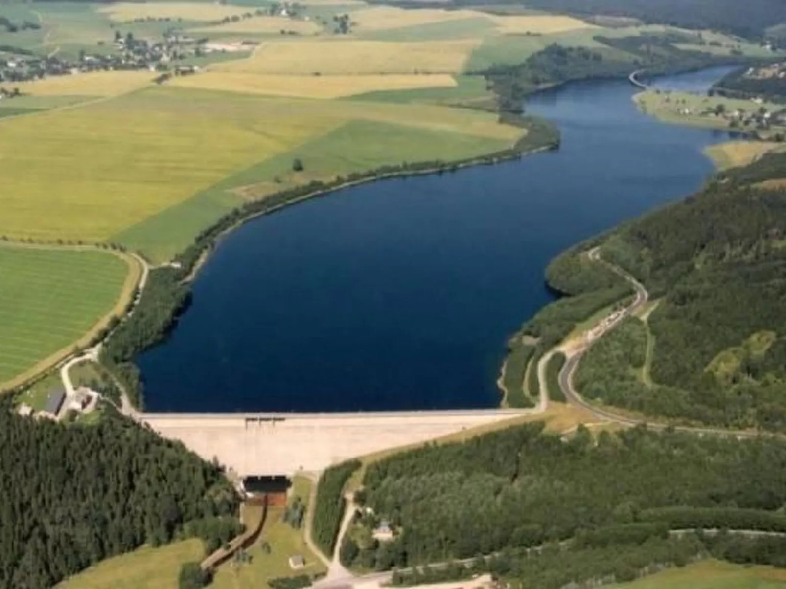 Vakantiehuis "Haus Talschänke" met terras-Drinnen