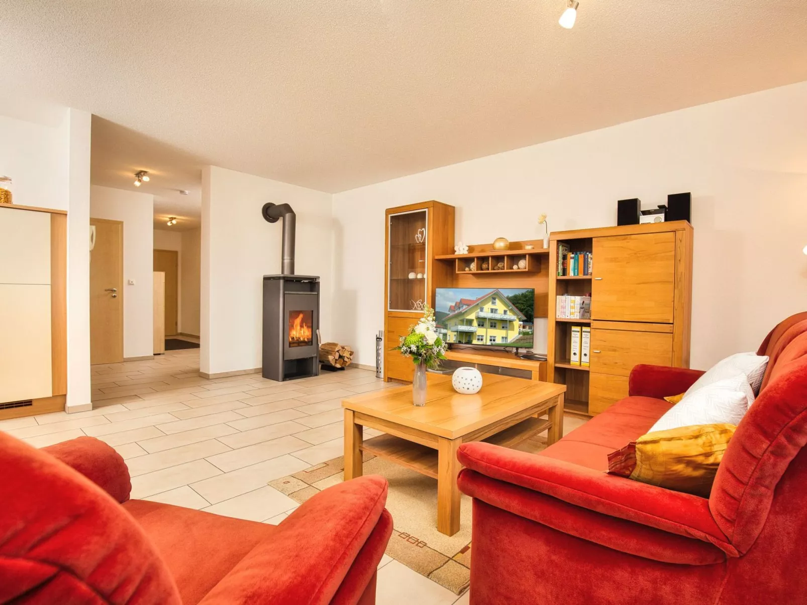 Mit Blick auf das Wasser-Dedans