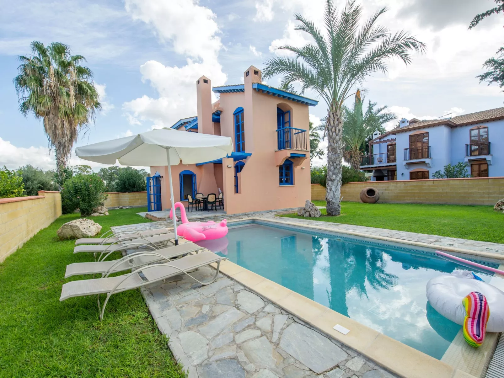 In Polis Chrysochous mit Offenem Kamin-Outside