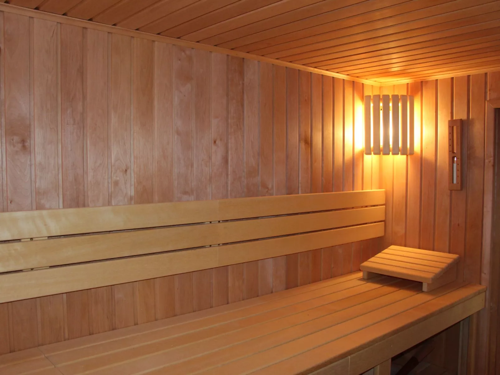 Ferienvilla mit eigener Sauna-Drinnen