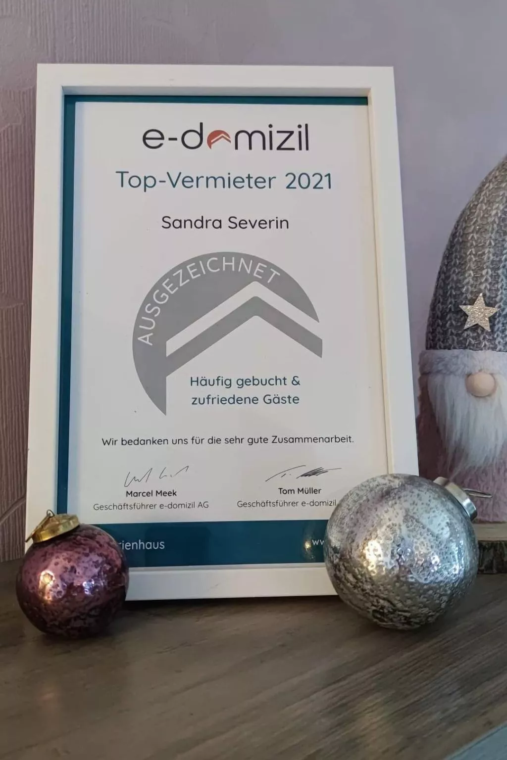 Sandra´s Ferienwohnung mit Pool-Drinnen