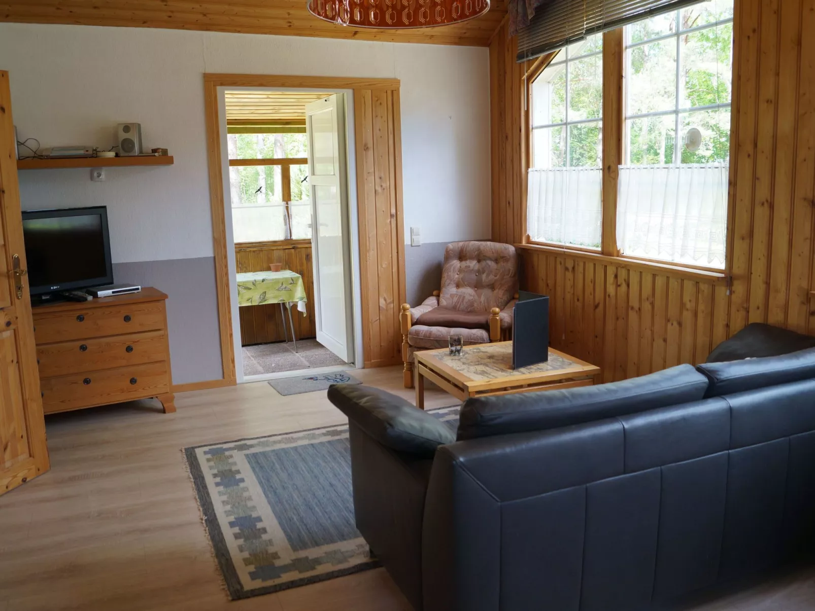 Haus Lena auf großem Grundstück am Waldrand-Dedans