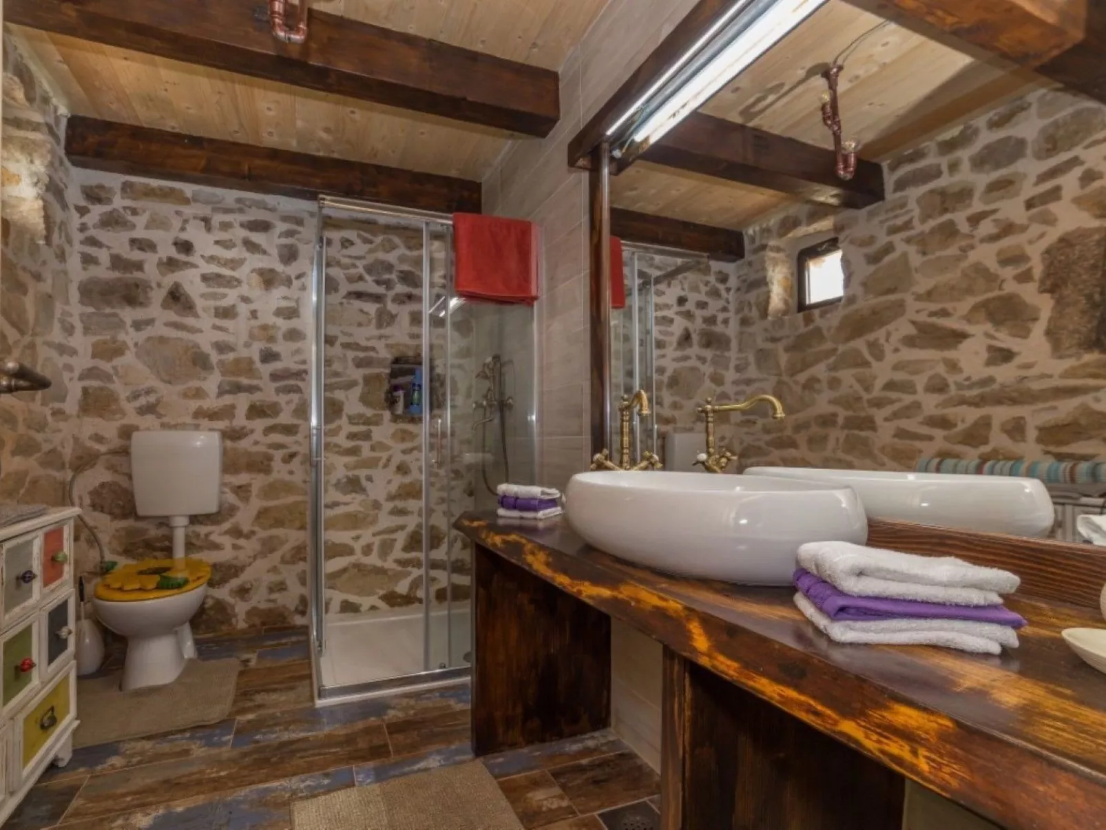 Charmante Ferienvilla Krka-Drinnen