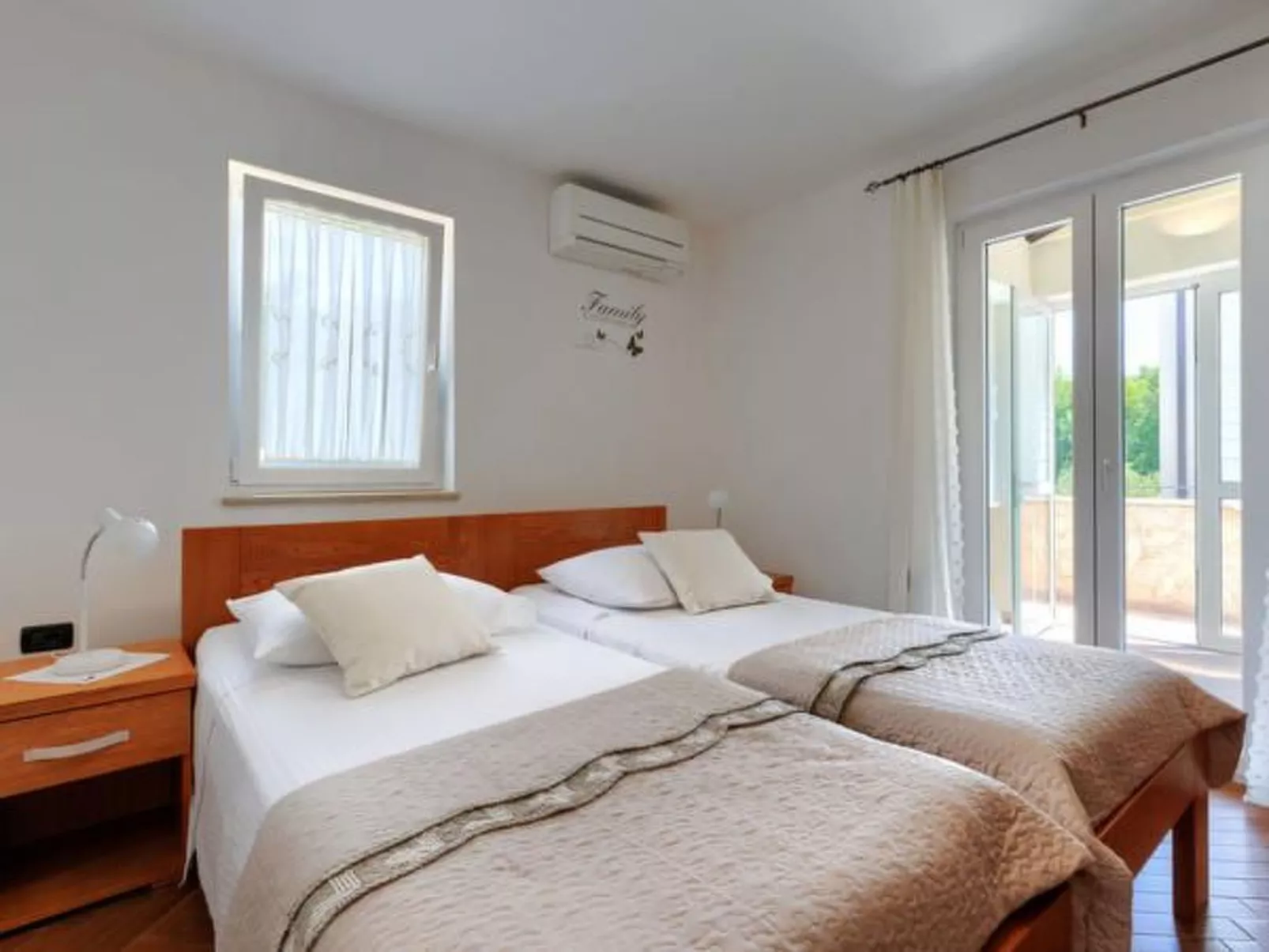 Villa 'Villa Mare' mit privatem Pool-Drinnen