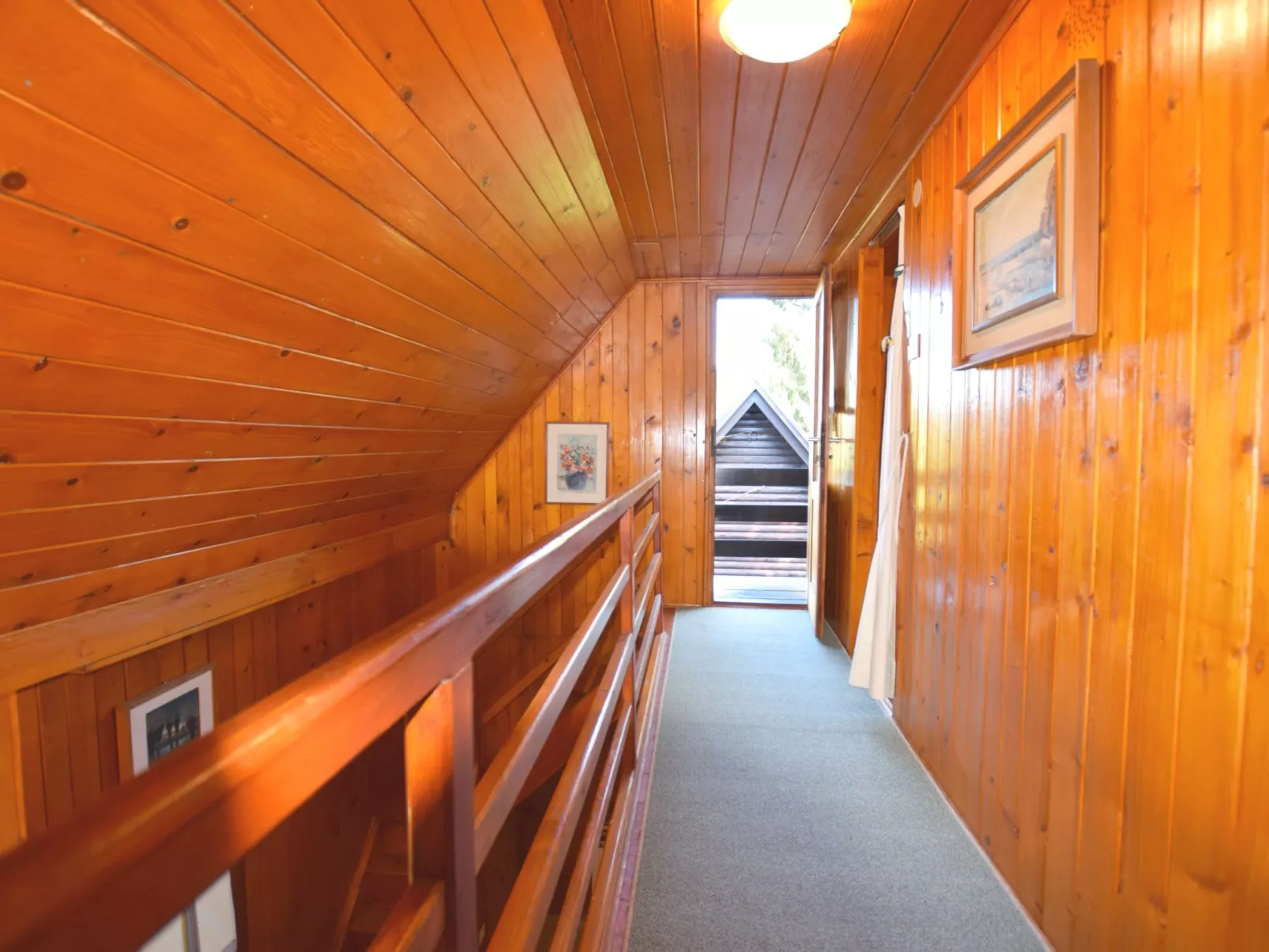 Mit Terrasse, Grill und Garten-Outside