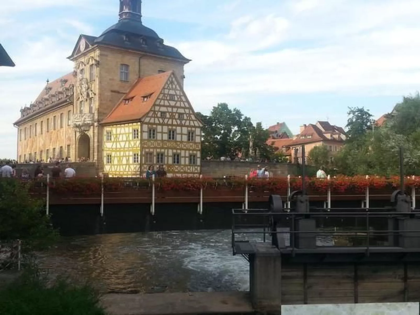 Loni in Viereth-Inside