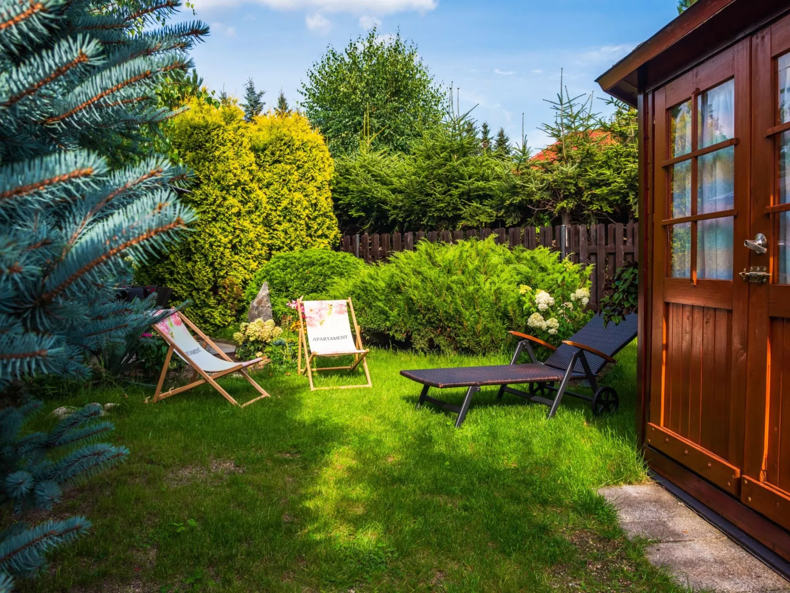 Wohnung mit Terrasse, Garten und Grill-Dedans