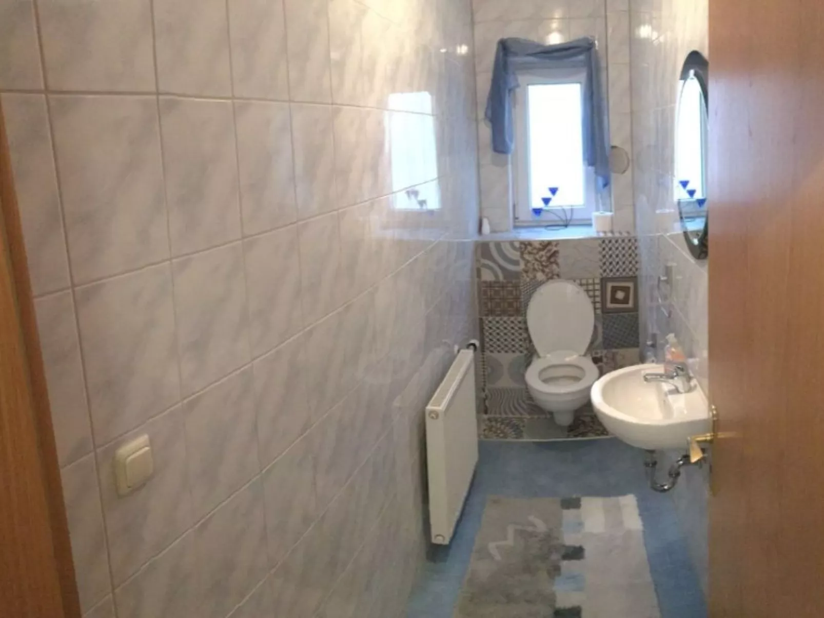 Große Ferienwohnung in Gosberg mit Terrasse, Garten und Grill-Drinnen