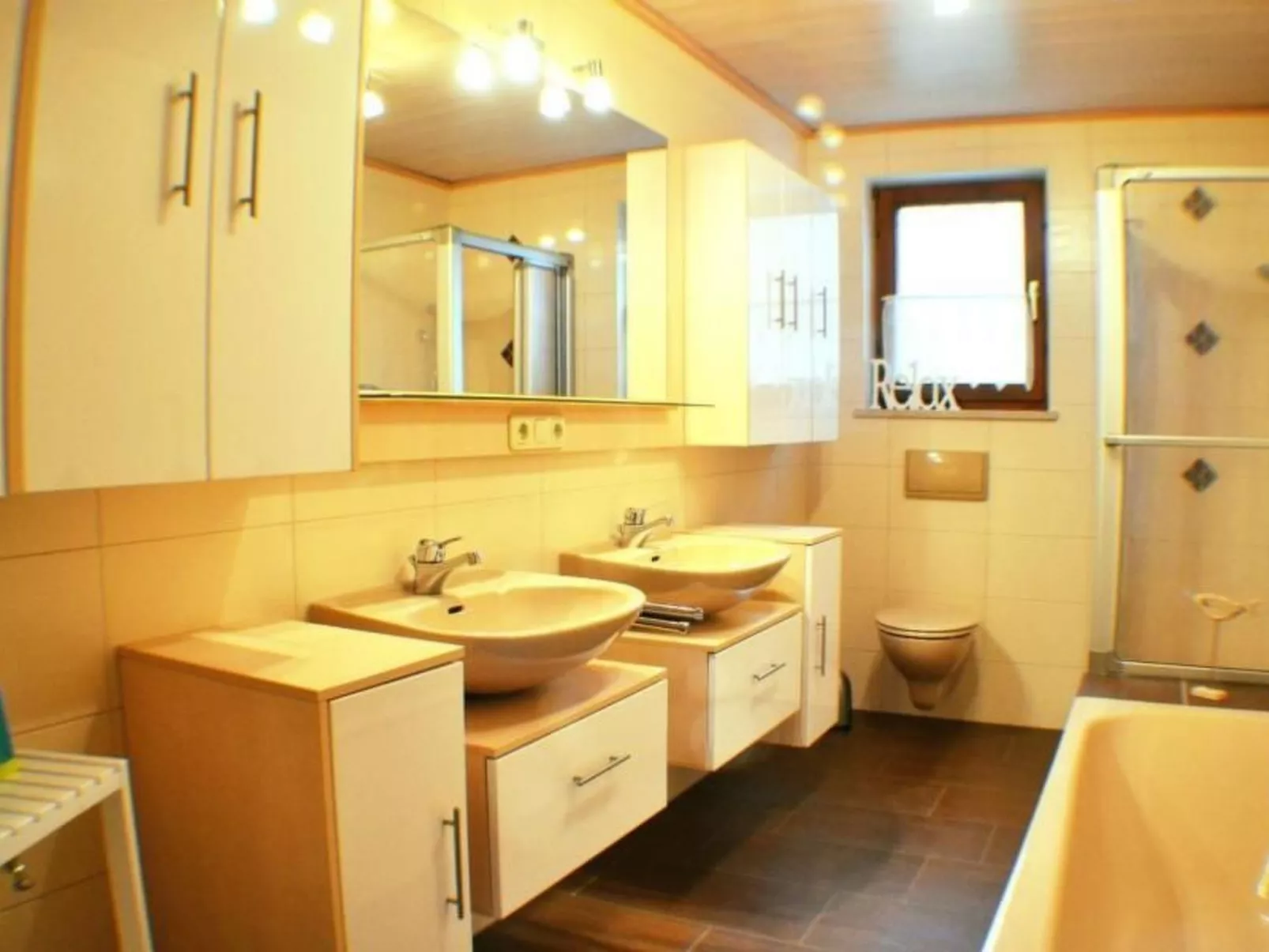 Gemütliche Ferienwohnung in Weiherhäuser mit Garten und Terrasse-Dedans