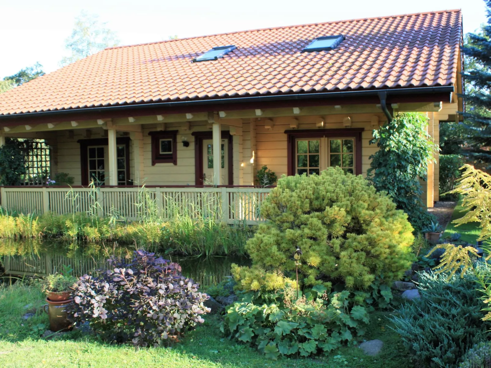 Gemütliches Blockhaus in Waldrandlage mit Sauna-Draußen