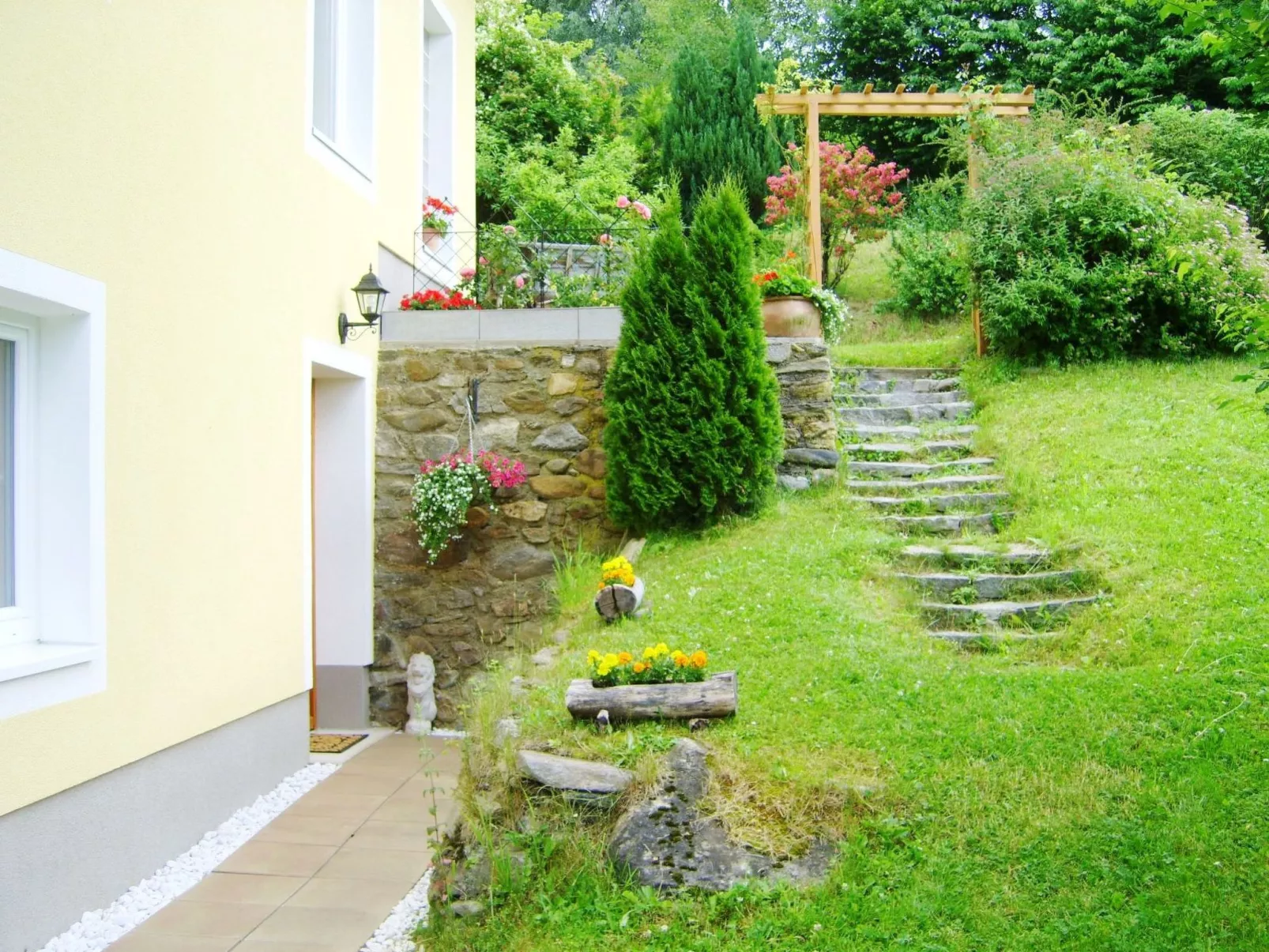 Ruhige Ferienwohnung in Feld am See-Outside