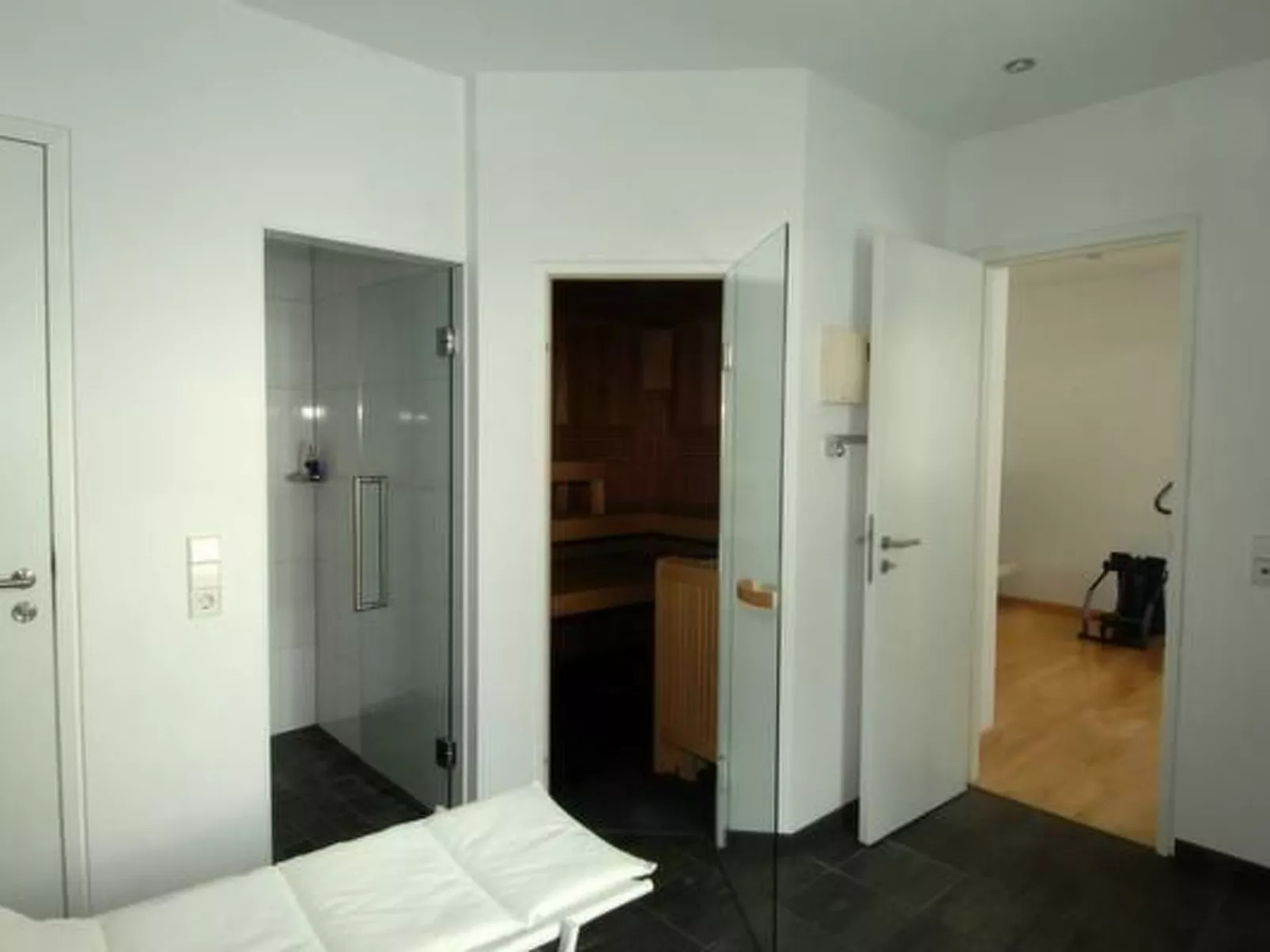 Exklusives Apartment in Panoramalage,  Sauna-Drinnen