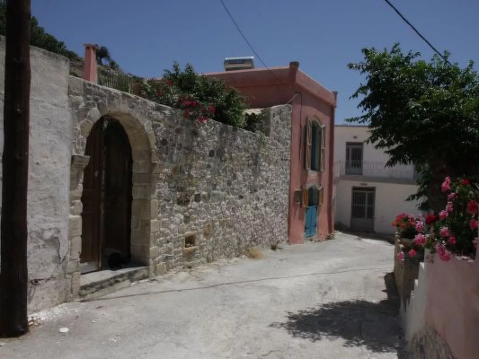 Ruhig gelegenes Ferienhaus mit eigenem Pool-Outside