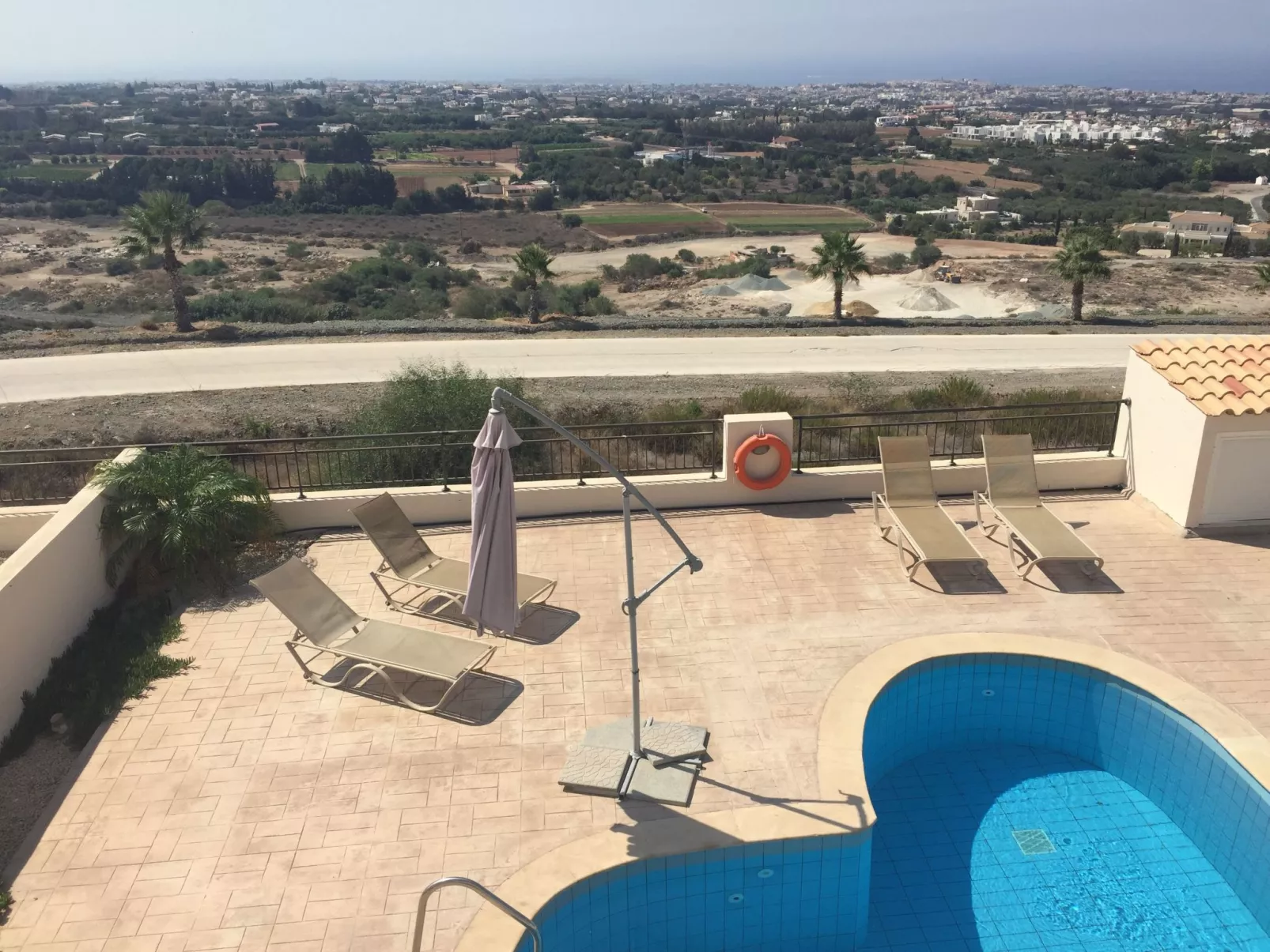 Modernes Ferienhaus mit Pool in Tremithousa-Outside