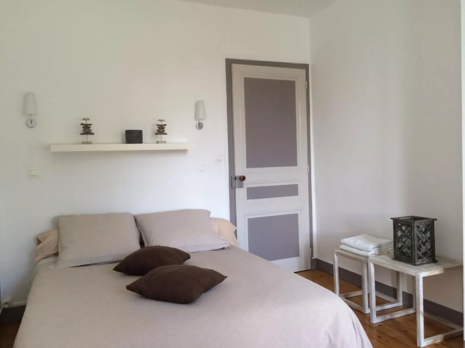 Ferienvilla mit Blick auf das Wasser-Dedans