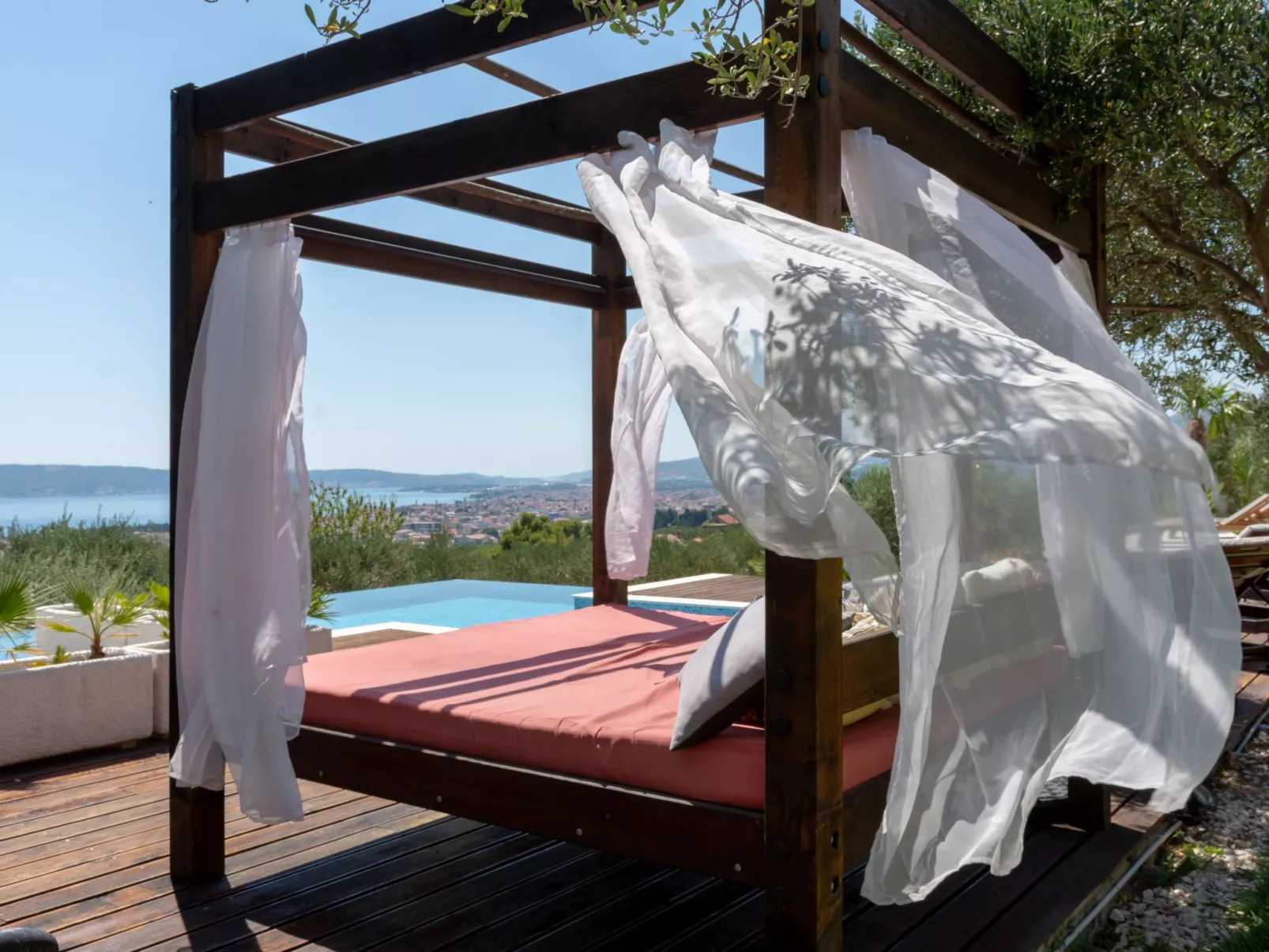 Haus für 9 Personen und 1 Kind in Kastel Luksic-Drinnen