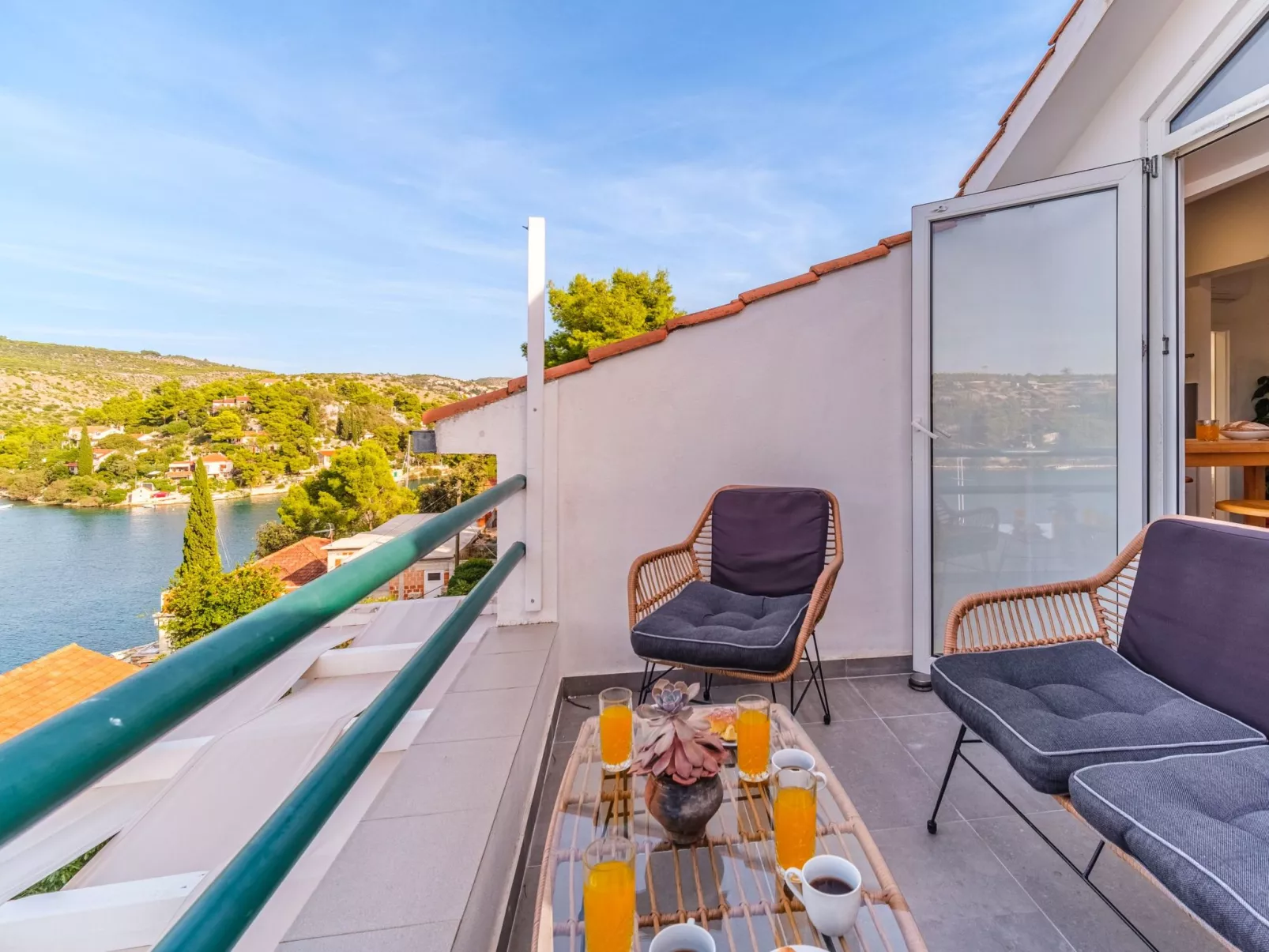 Villa Tudor mit atemberaubender Aussicht-Image-tags.info