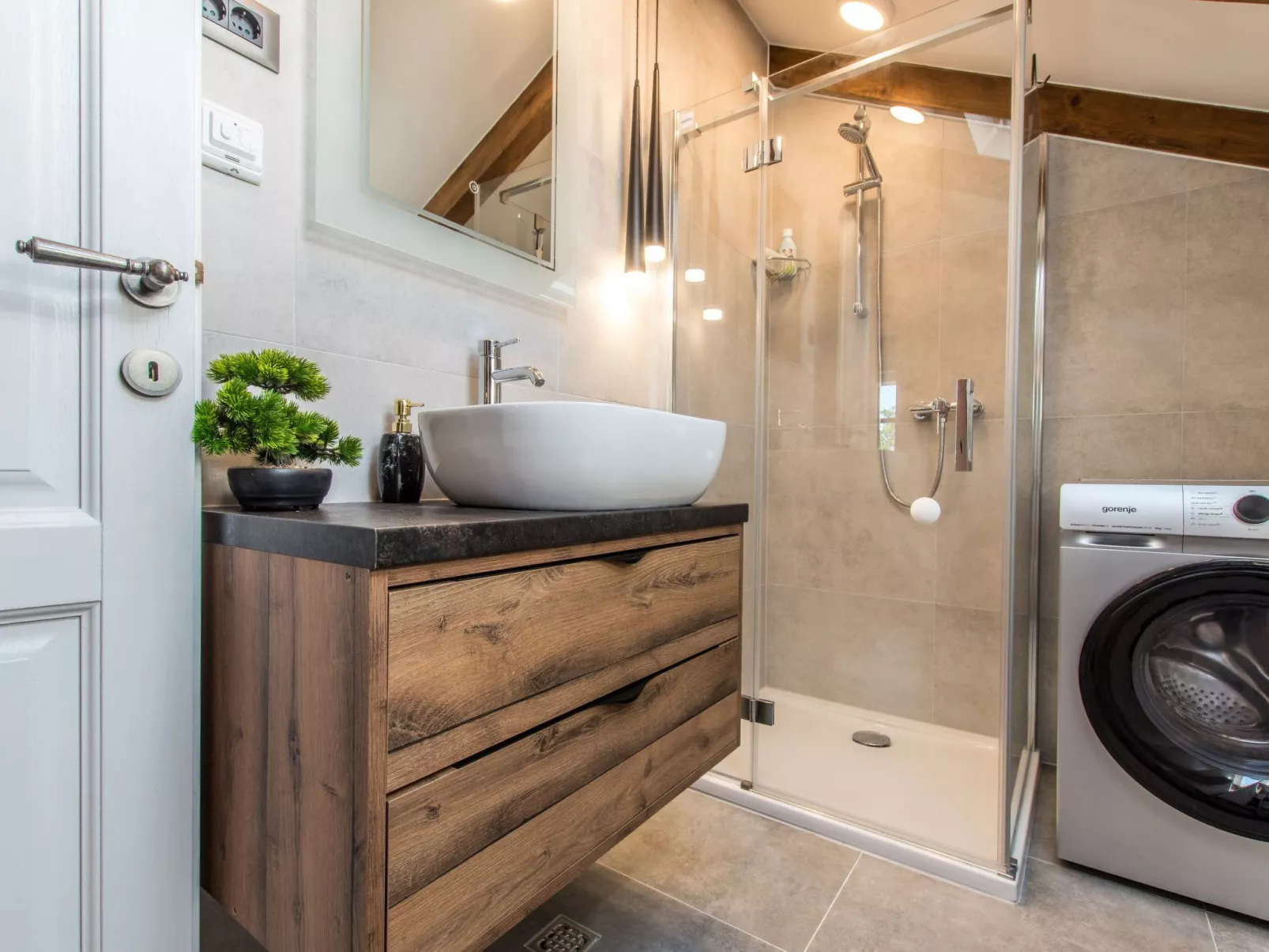 Villa Le Adria - Privater HotTub- Kostenloses Parken am Strand-Inside