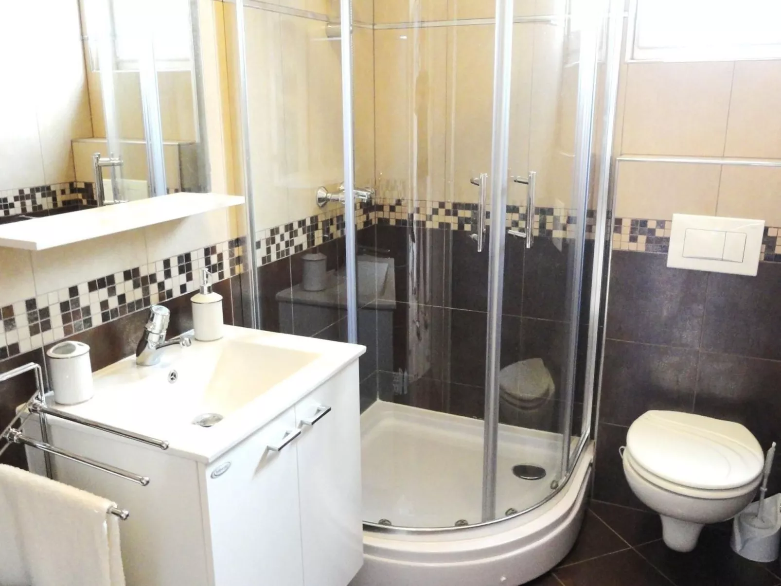 Adriatic Escape-Inside