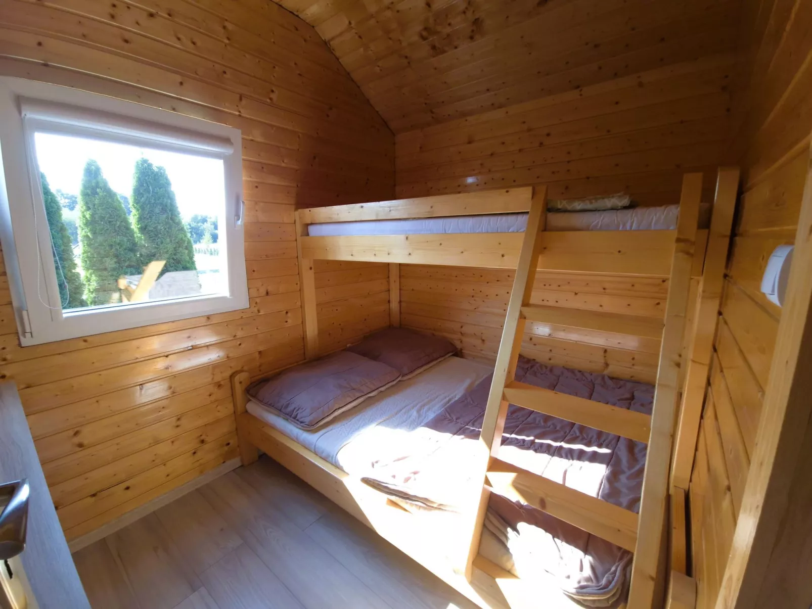 Mit Schwimmbad-Inside