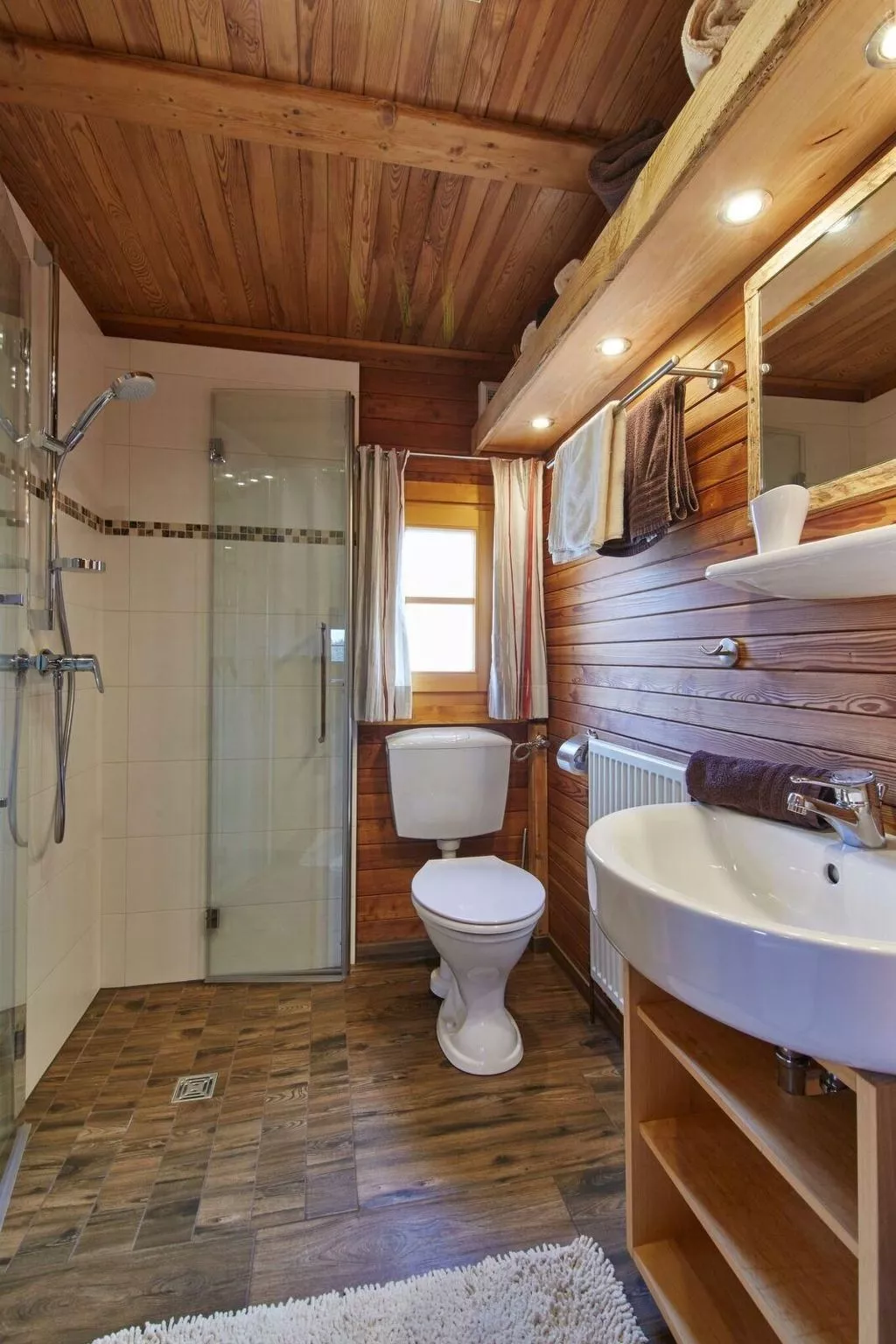 Uriges Blockhaus für 5 Personen-Drinnen