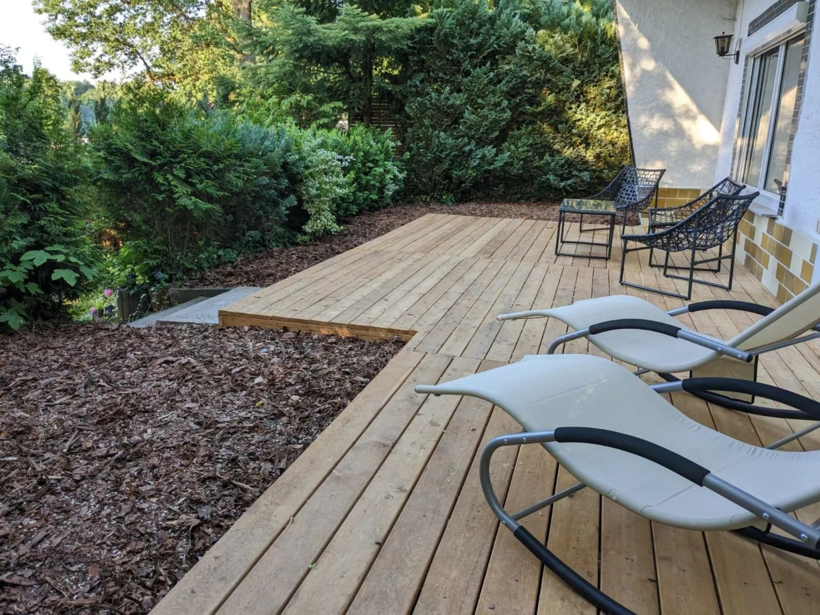 In Süd-Waldhanglage mit tollem Seeblick-Drinnen