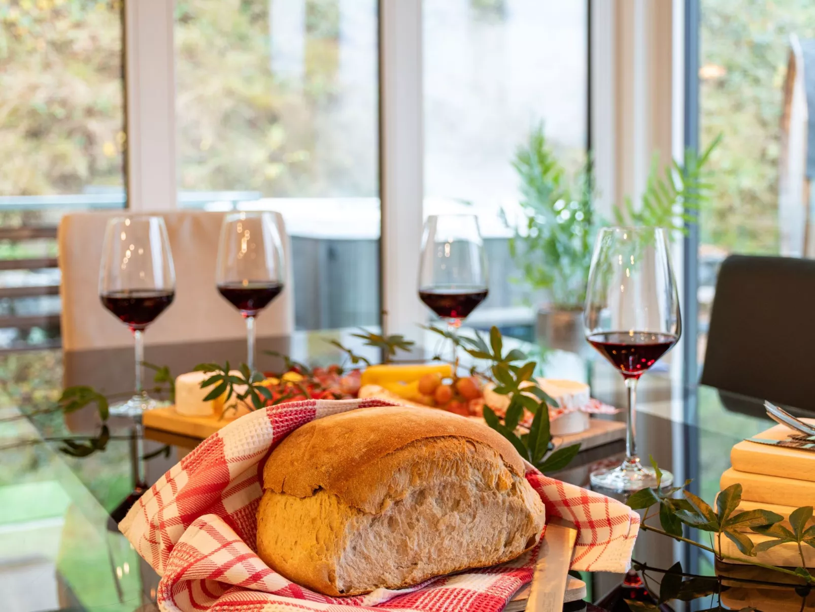 FeWo mit Whirlpool und Fass-Sauna im Schwarzwald-Dedans