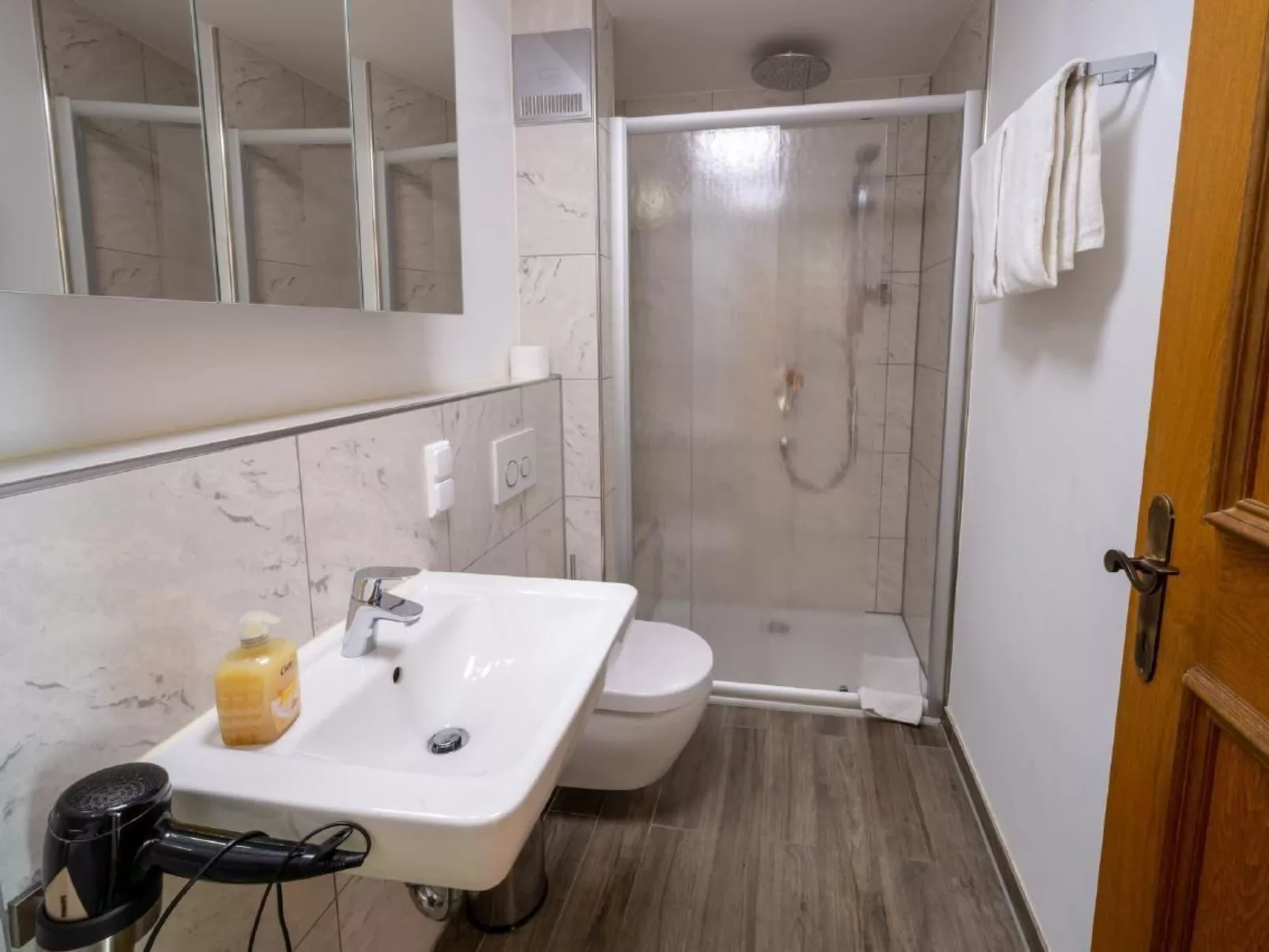 Residenz Zugspitzblick mit 6 Schlafzimmern-Drinnen