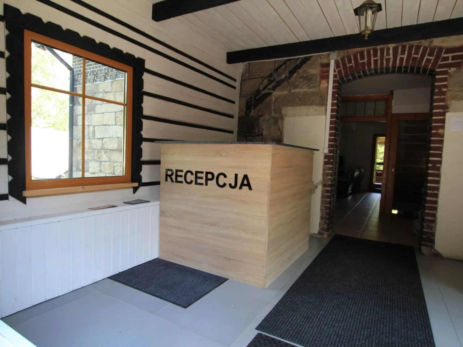 Landhaus mit gemeinschaftlichem Pool-Dehors