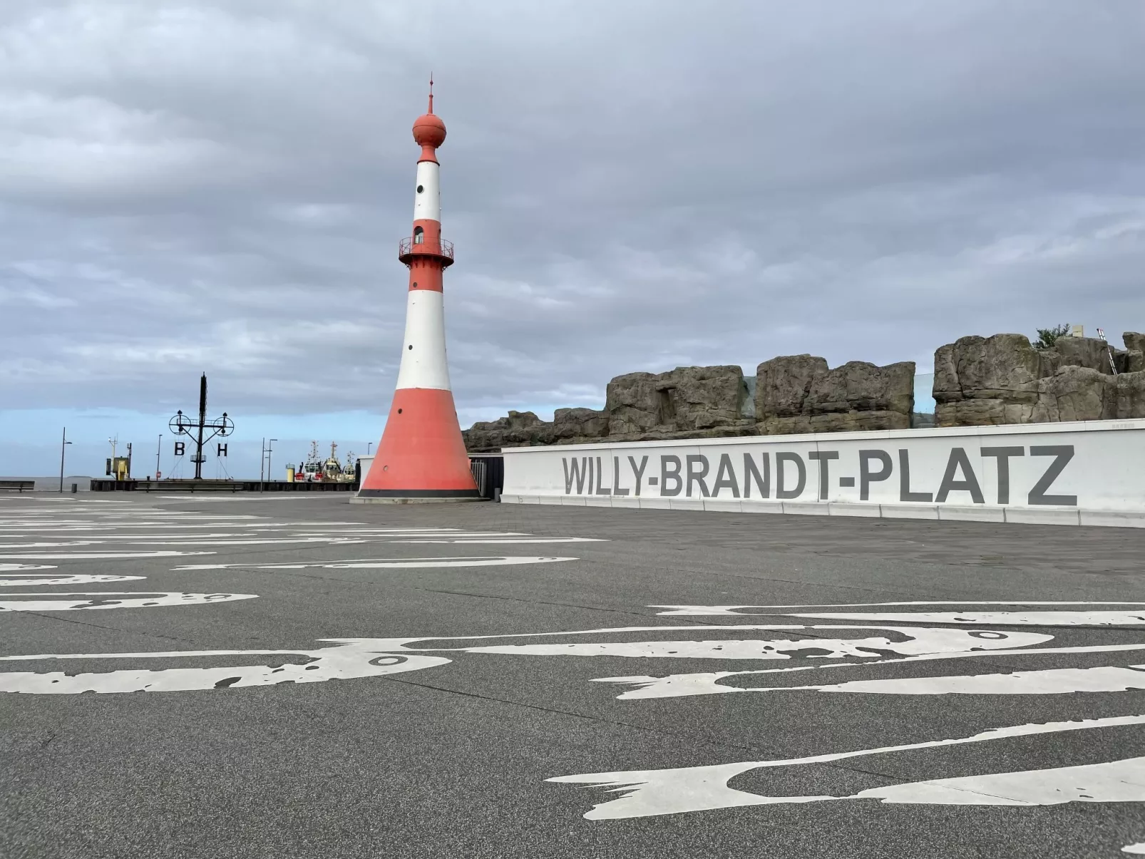 Zentrale Wohnung mit Klavier, Kunst und Design-Umgebung