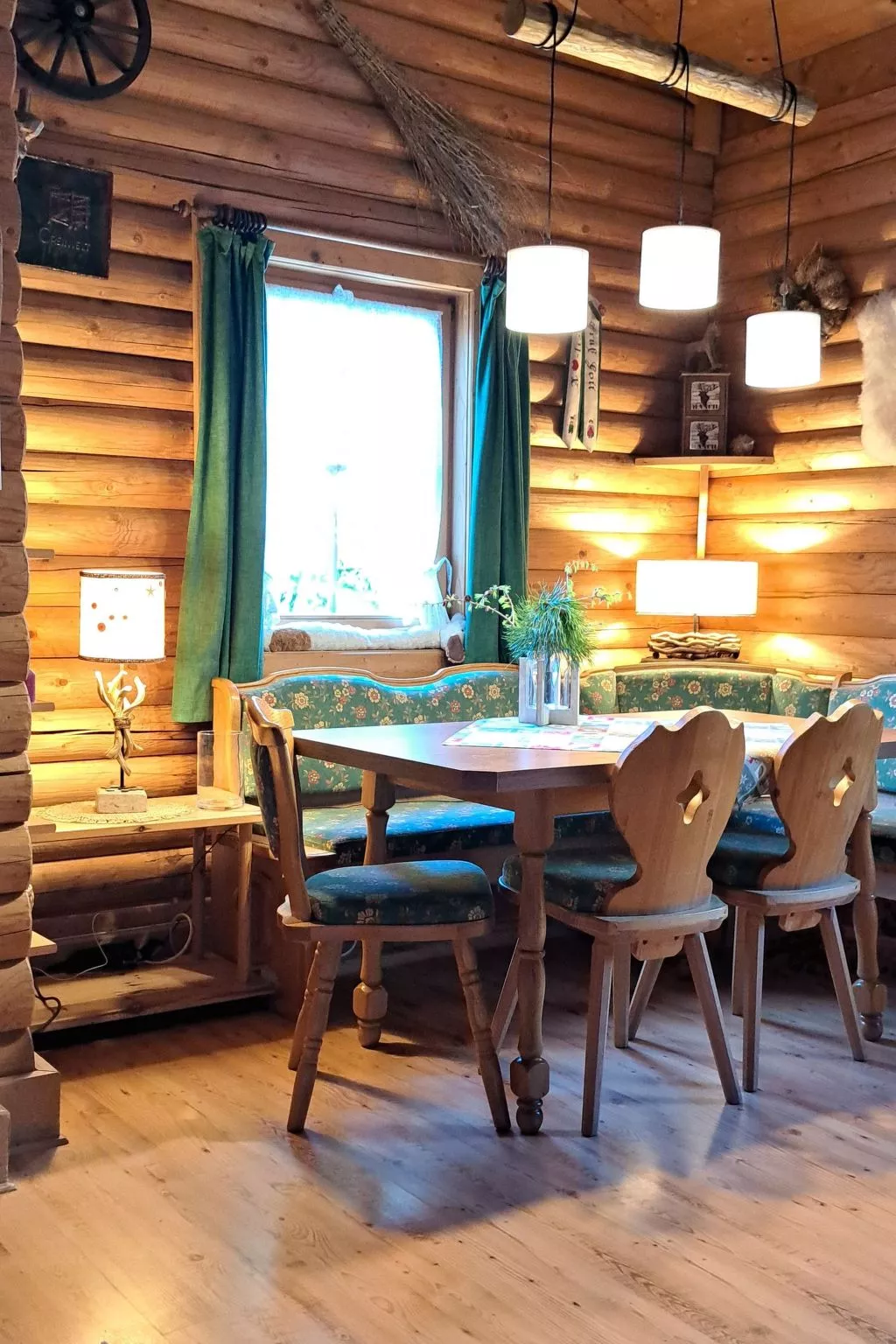 Blommen in Falkertsee-Inside