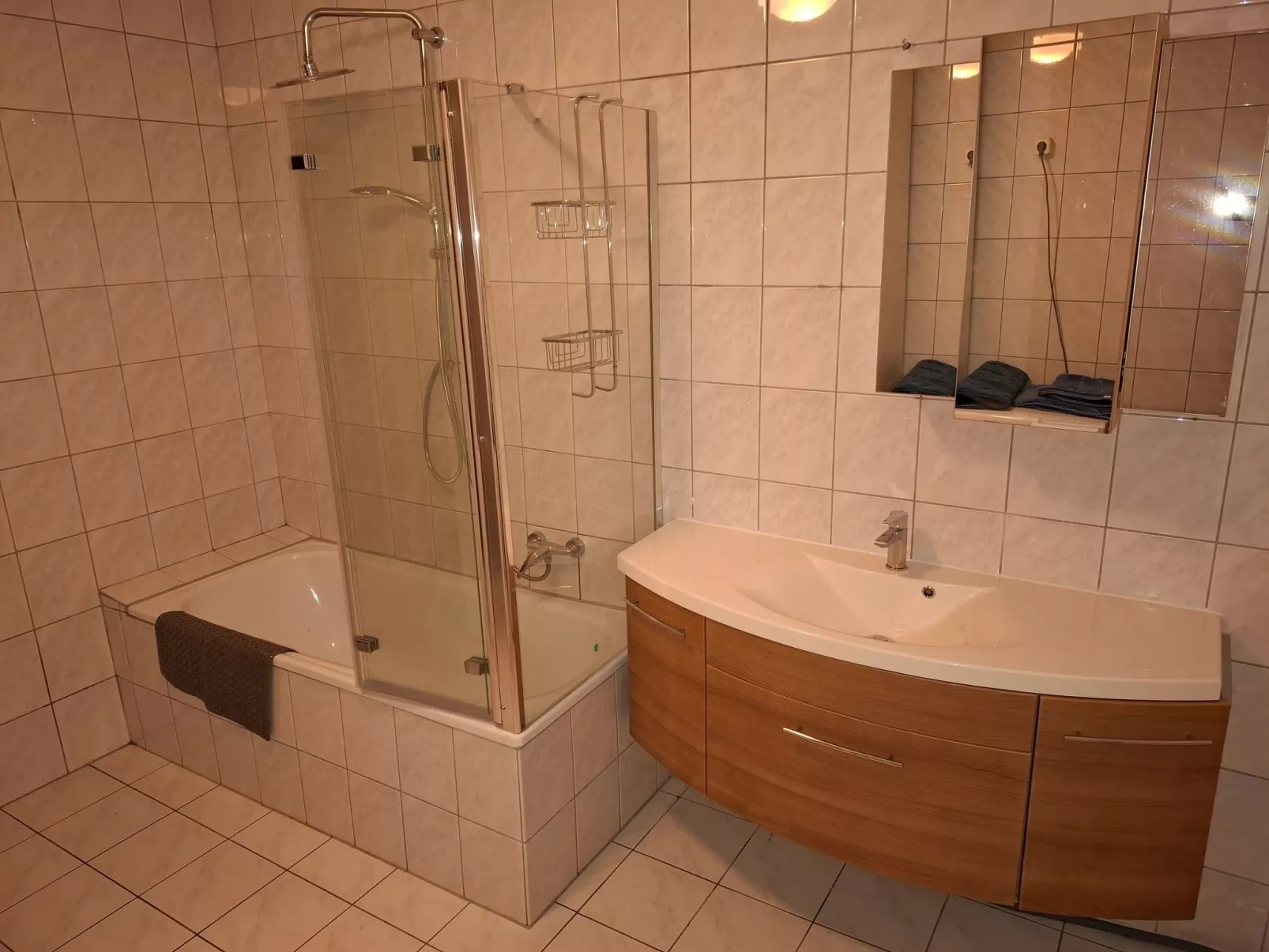 Private Ferienwohnung in Nordenham, großer Balkon-Drinnen