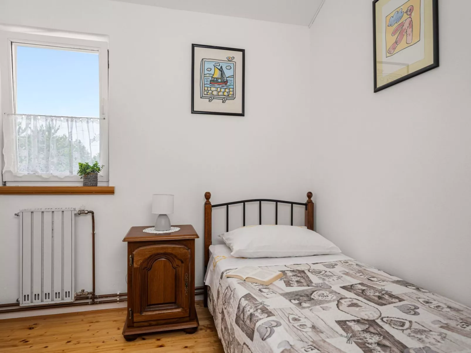 Gemütliches Ferienhaus in Ružići mit Offenem Kamin-Inside