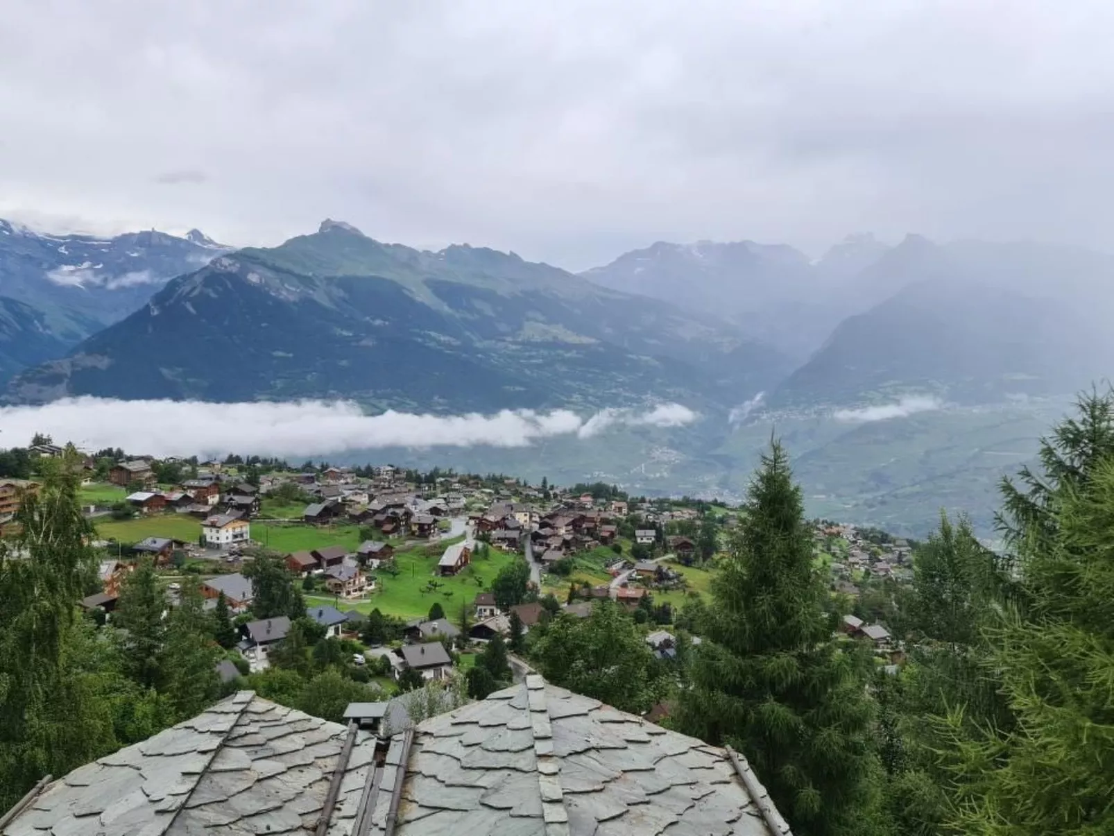 Charming Chalet Doux Douze-Image-tags.info