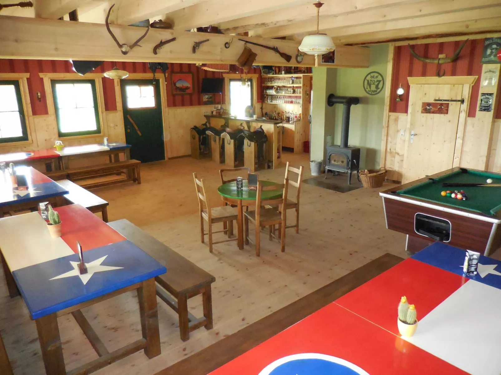 Horse Lake Ranch-Inside