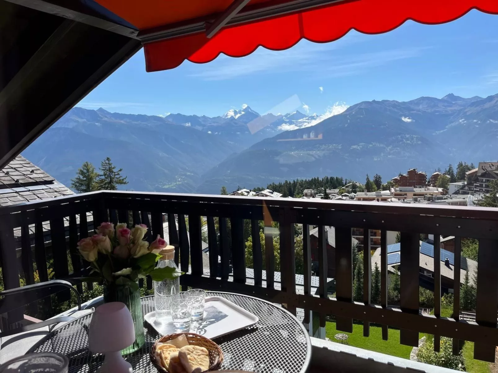 Helle und moderne Dachwohnung-Inside