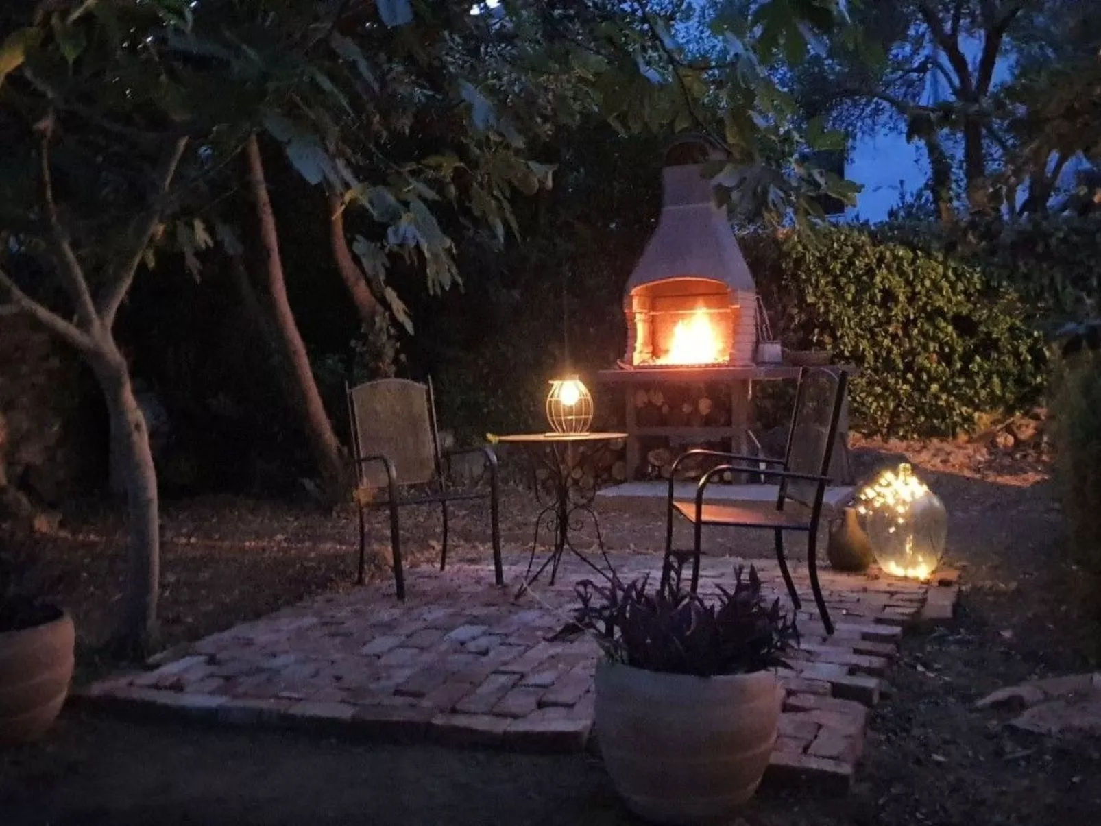 Steinhaus in Strandnähe mit Whirlpool-Inside