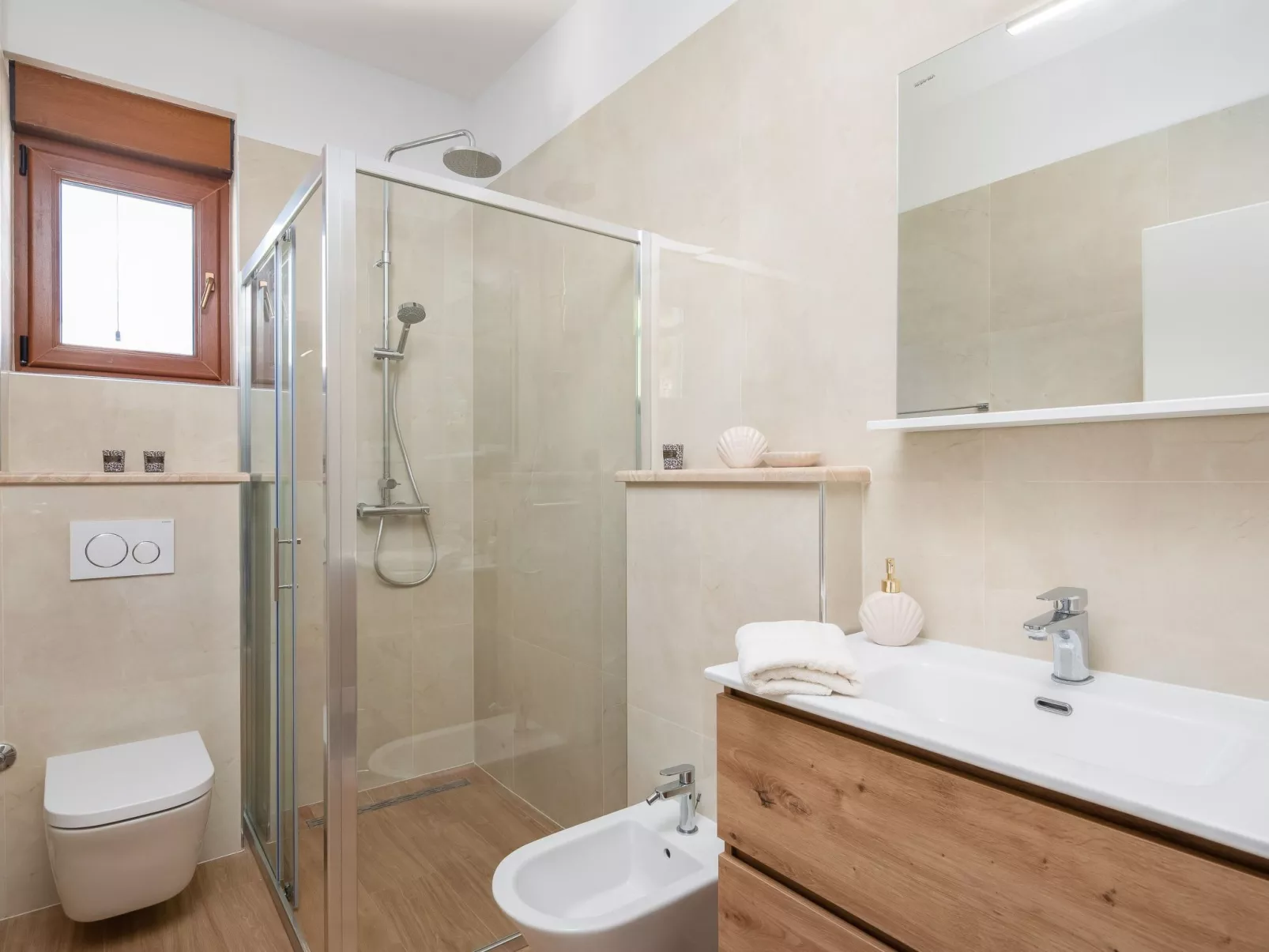 Stylisches Haus für 8 Personen und 4 Kinder-Inside