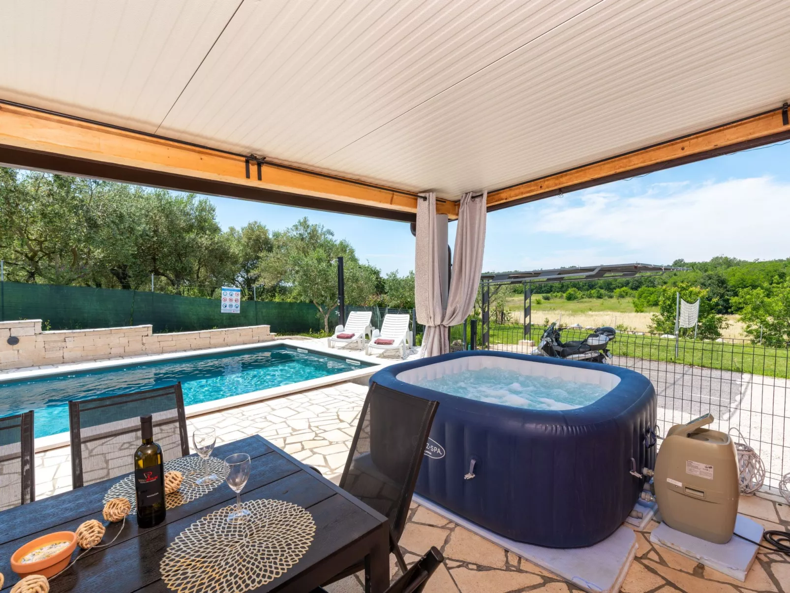 Villa Pendolina mit privatem Pool und Jacuzzi-Dedans